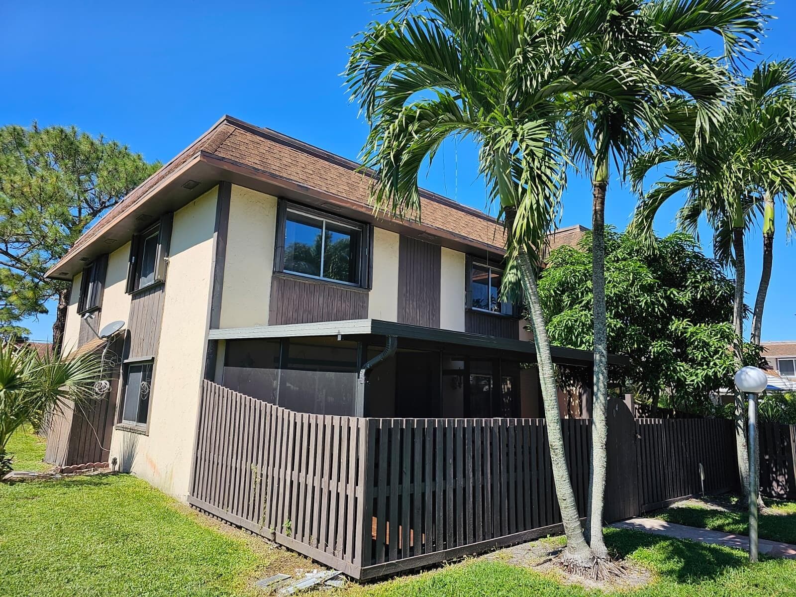2148 Sherwood Forest Boulevard #4