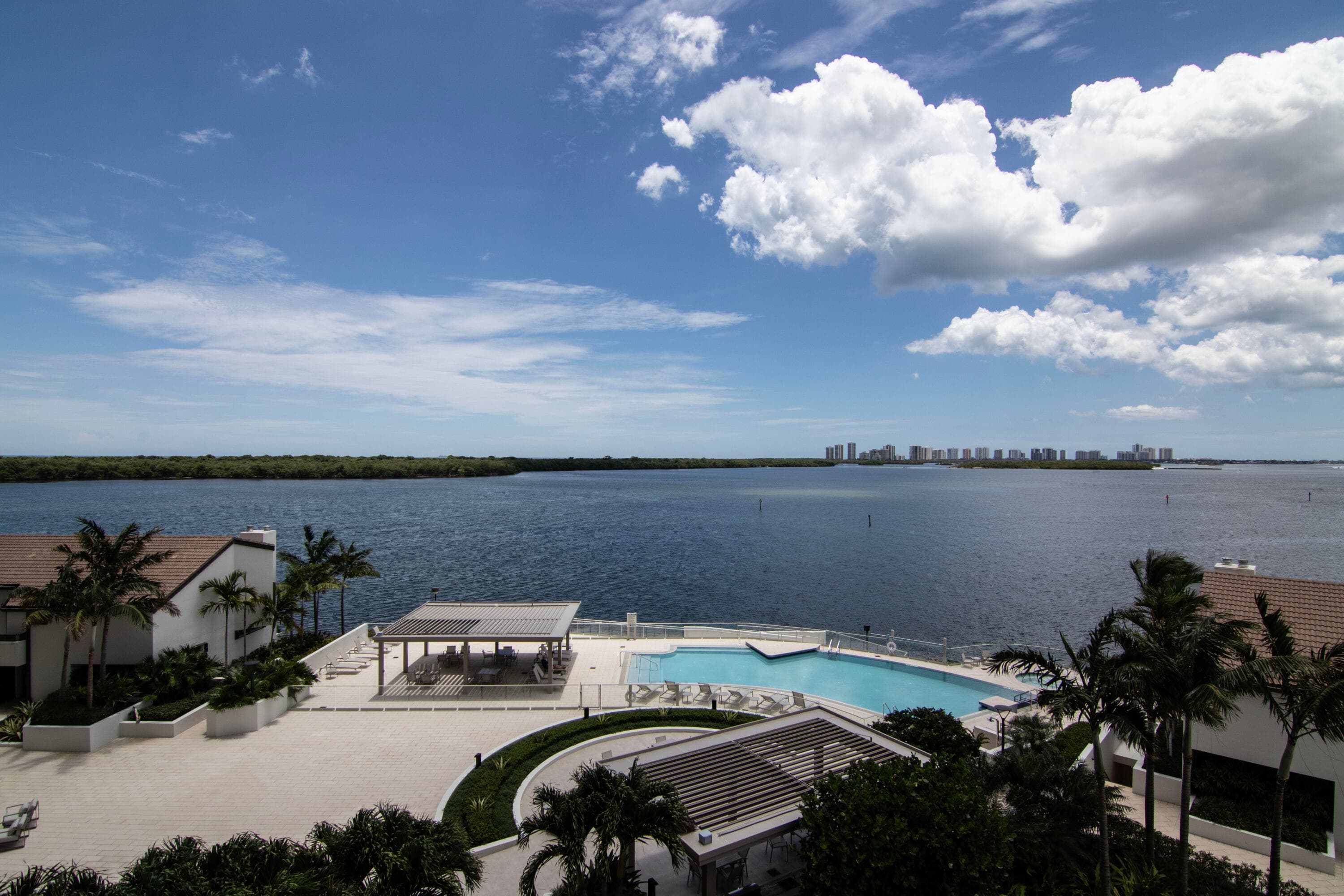 100 Lakeshore Drive #458