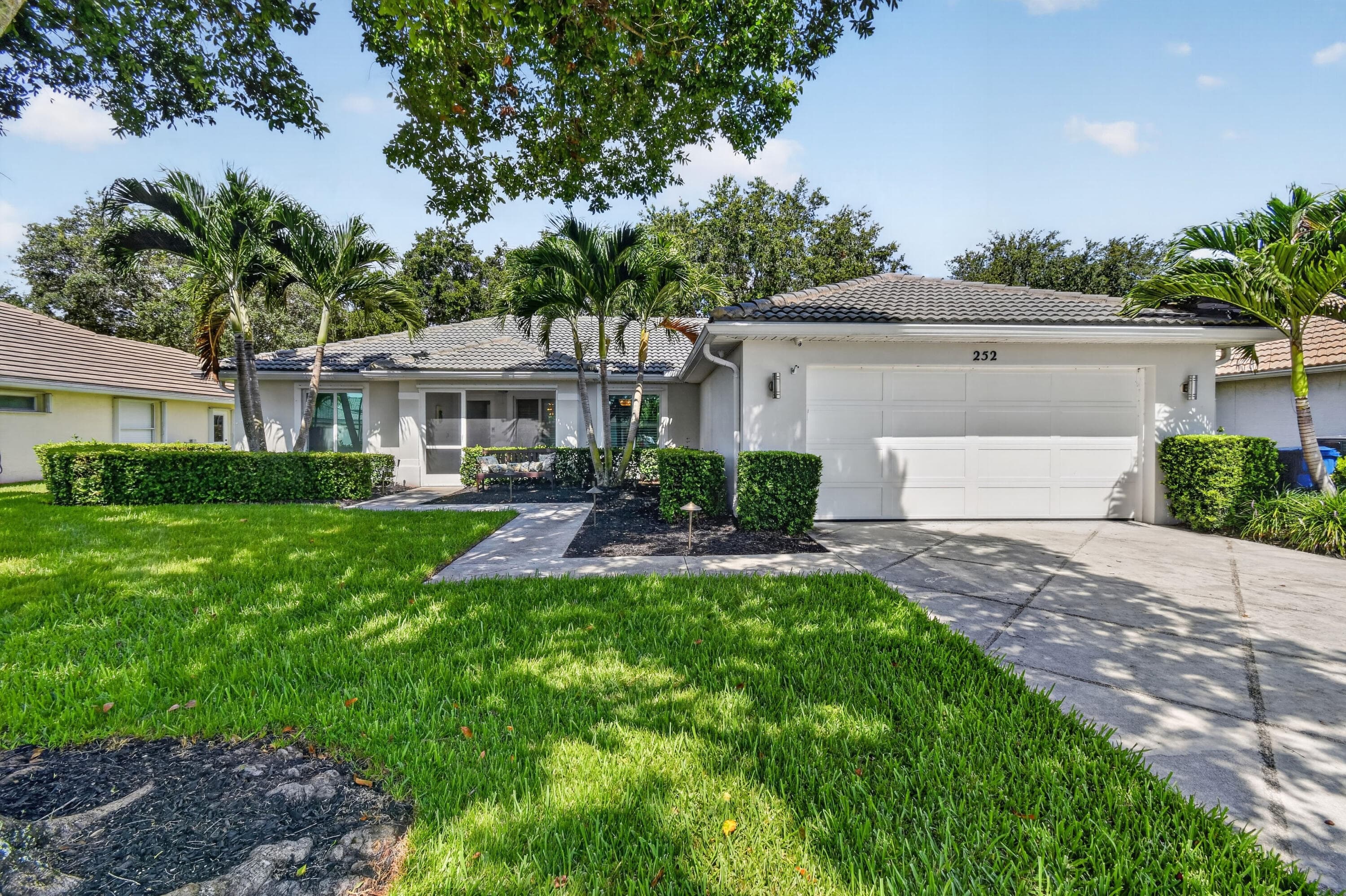 252 Coconut Point
