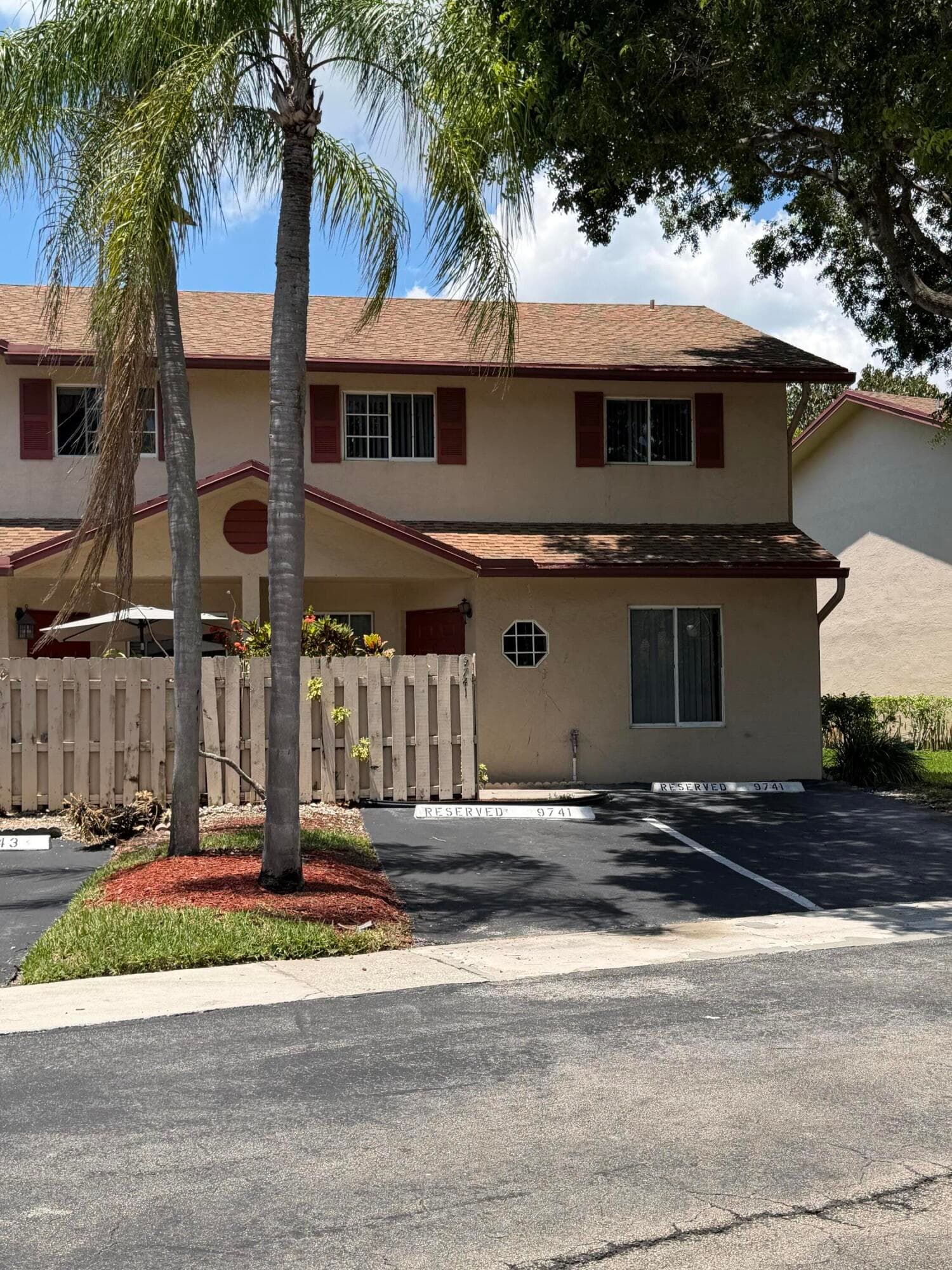 9741 NW 37th Street