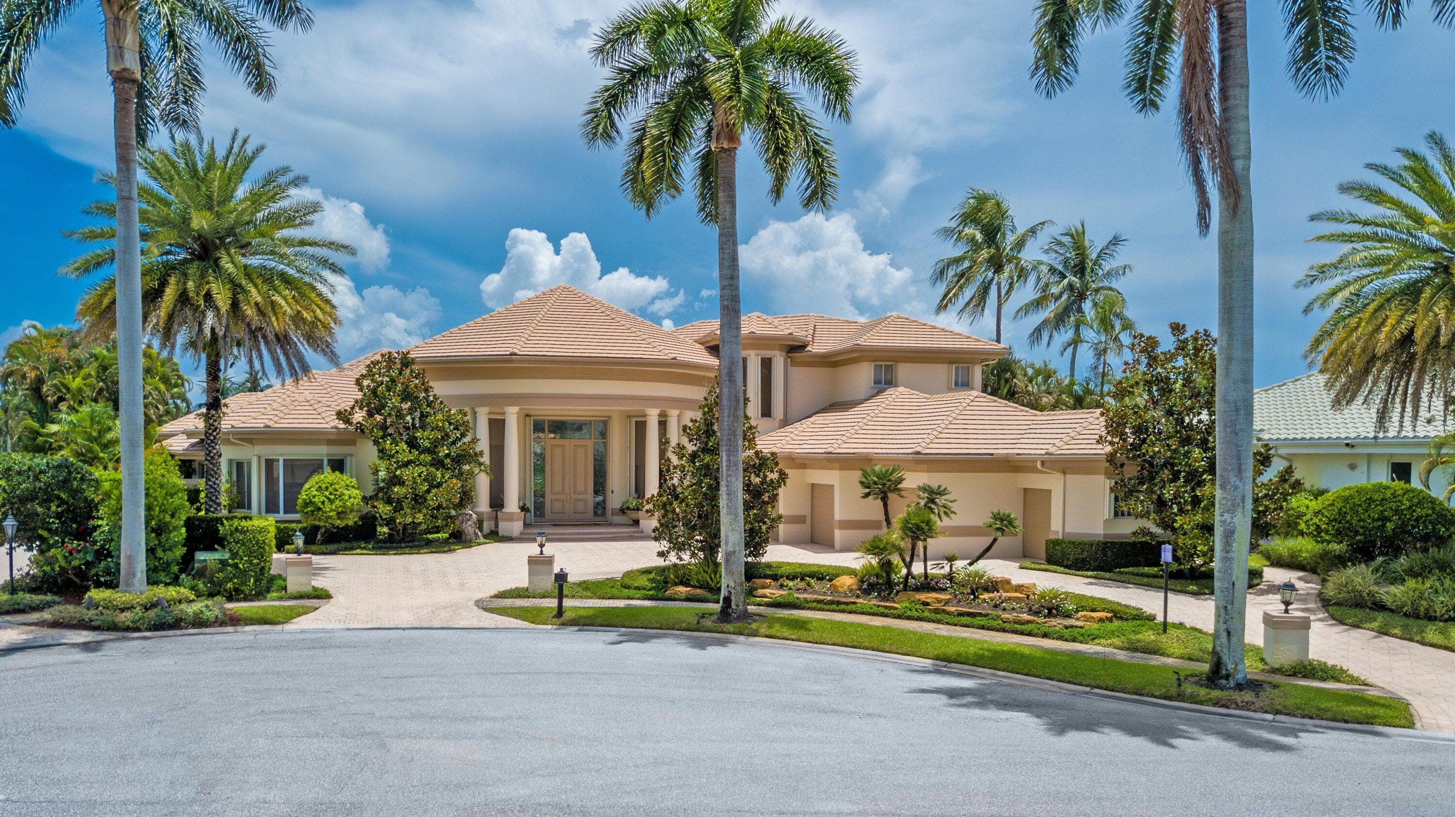 6949 Lake Estates Court