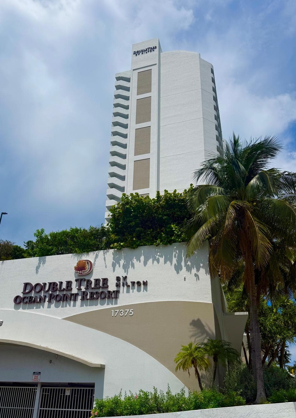 17375 Collins Avenue #1104