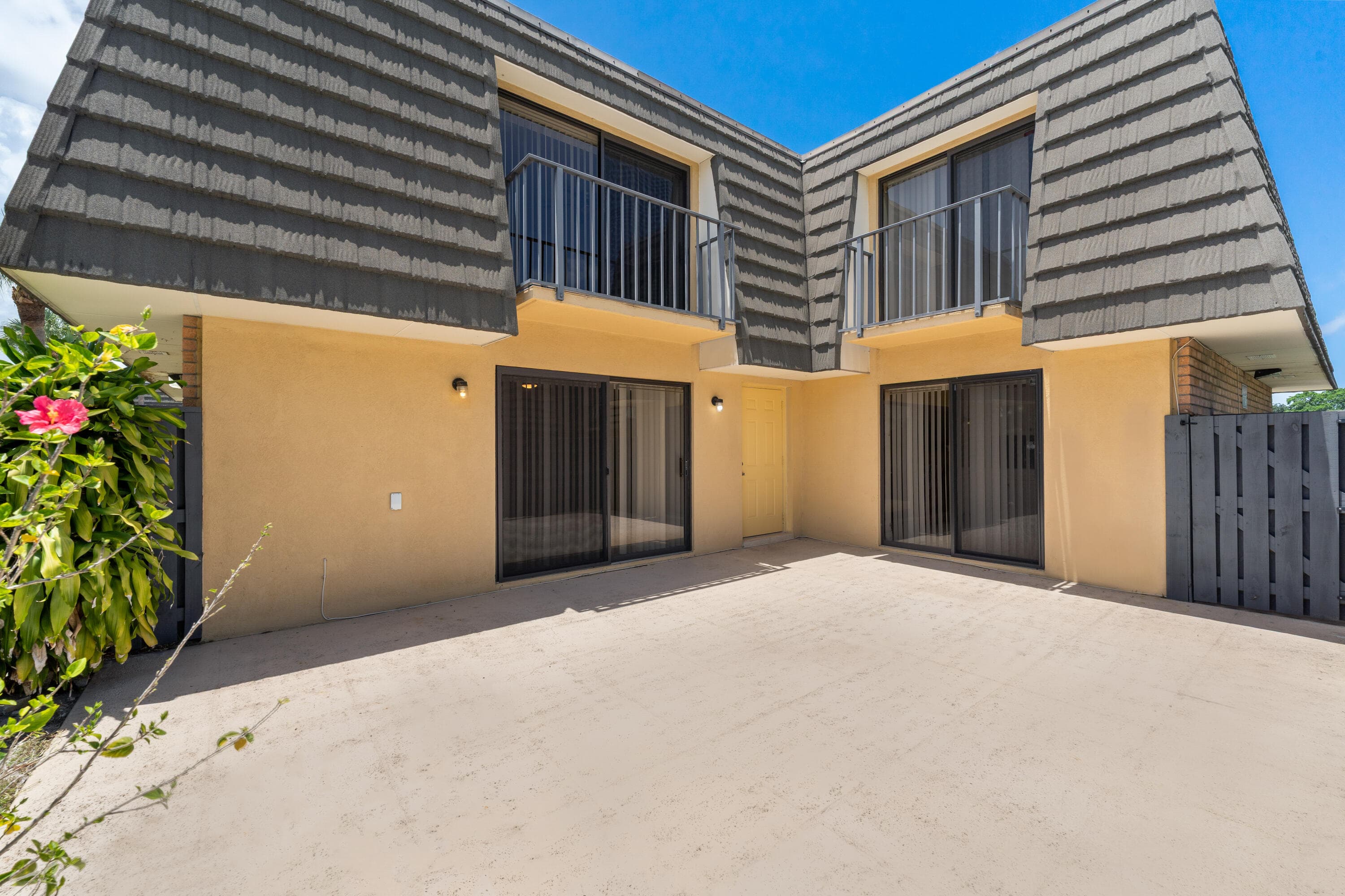 915 9th Way