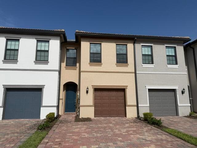 4843 Indio Trail