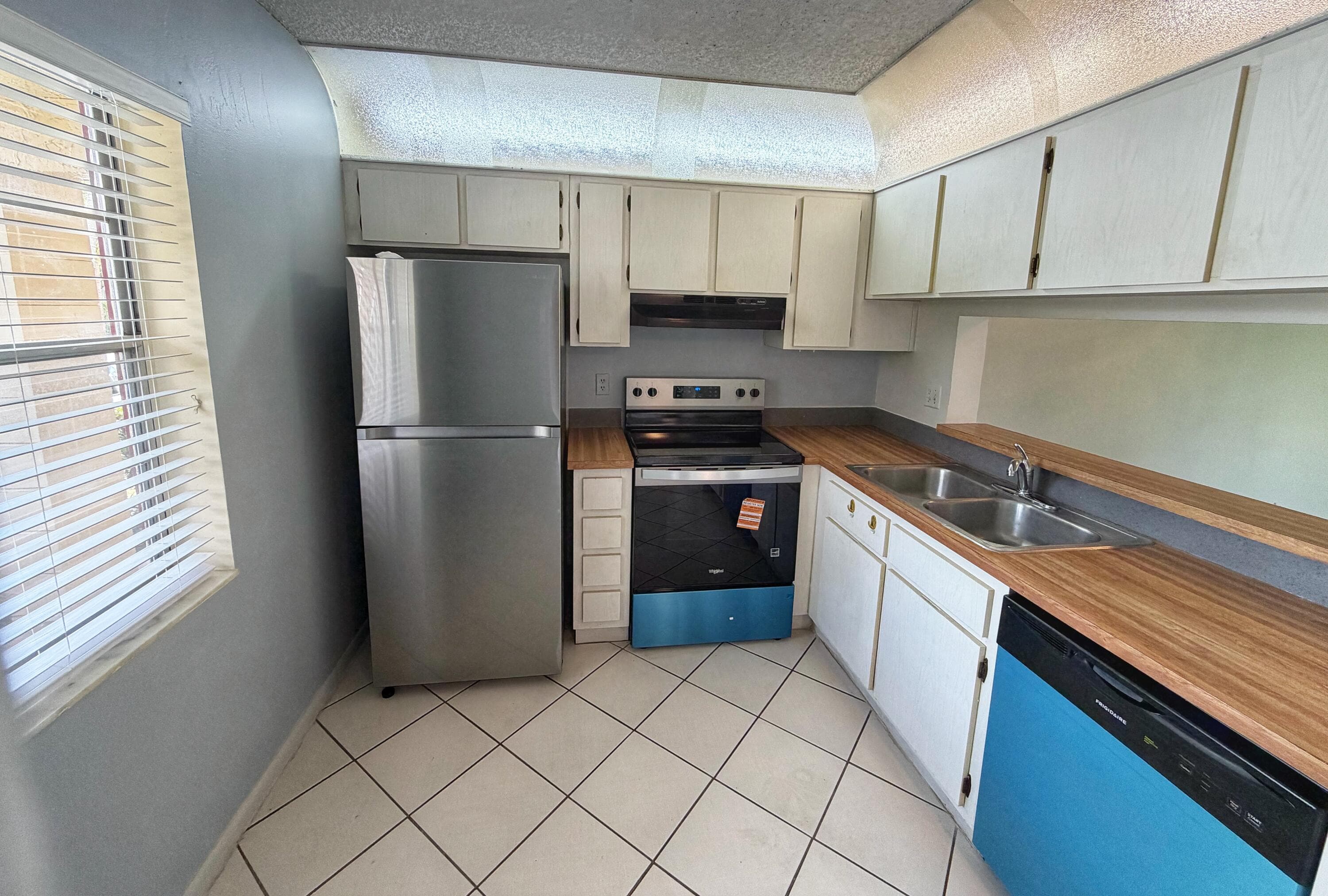 3652 N UNIVERSITY Drive #C-3