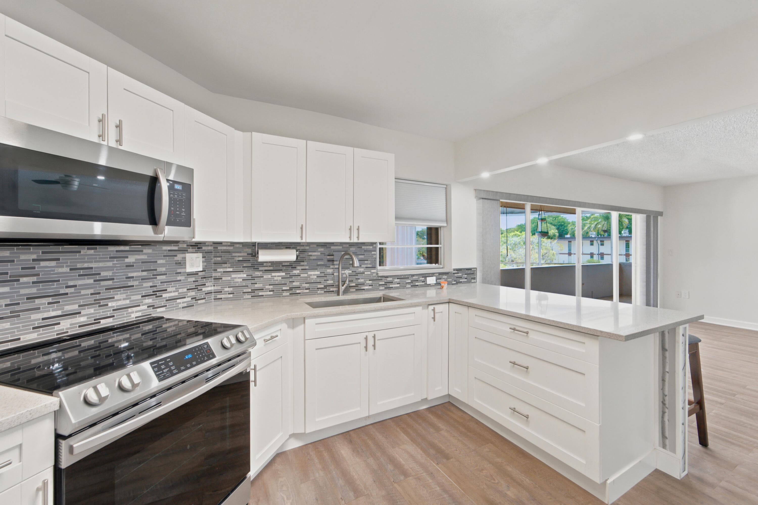 4 GREENWAY Village N #203