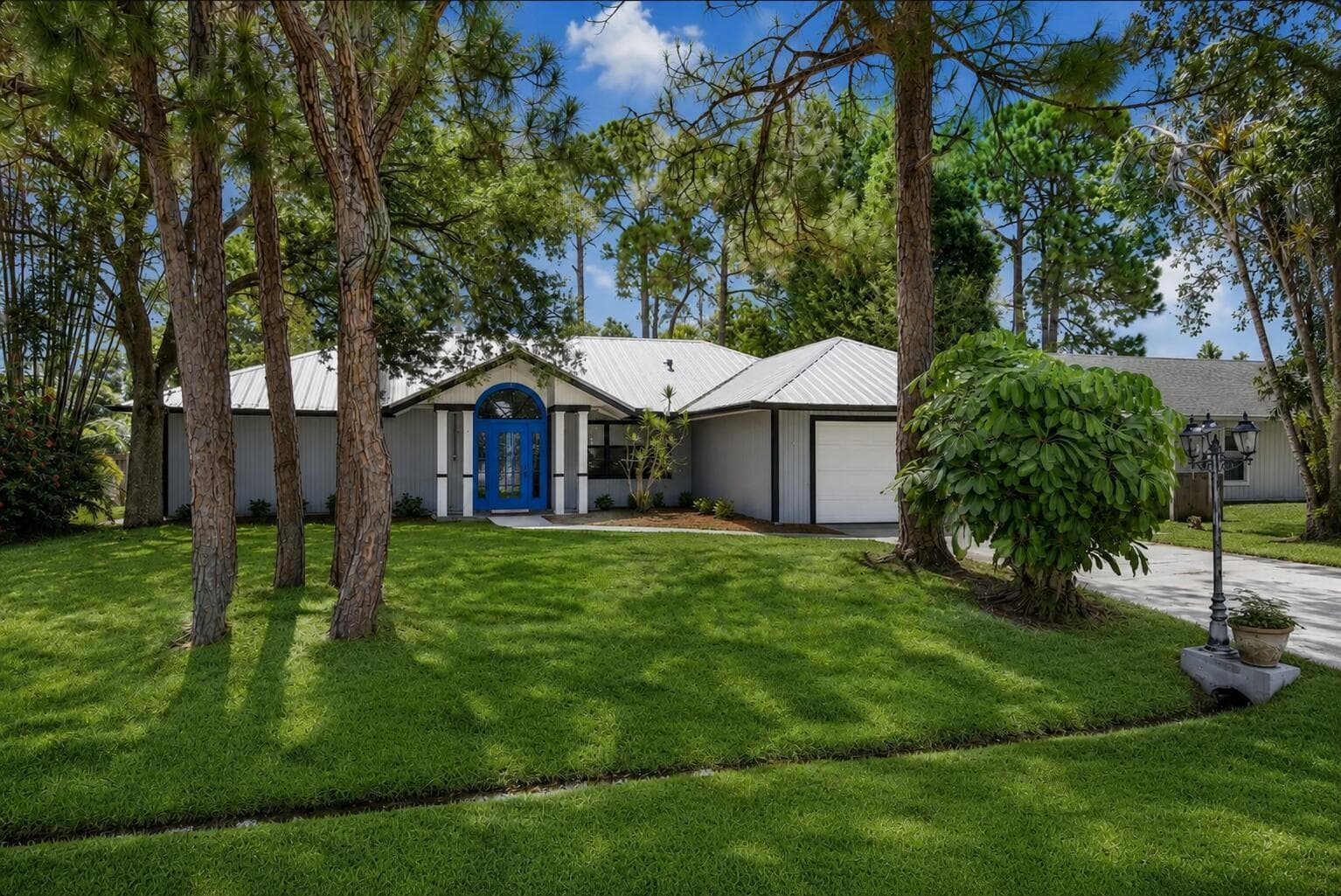 2832 SW GIRALDA