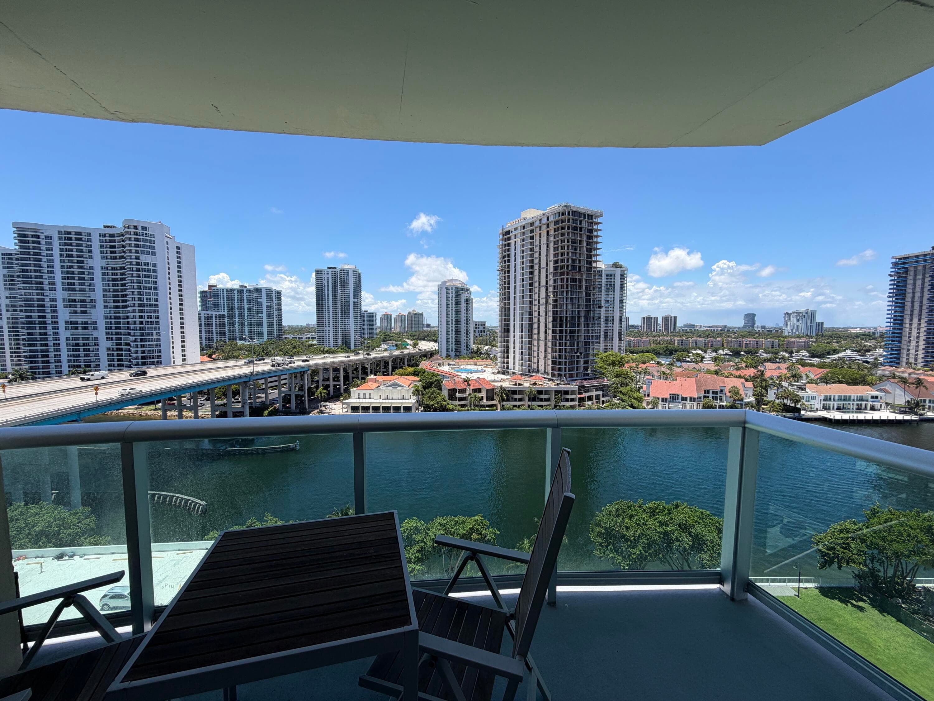 19390 COLLINS Avenue #1405