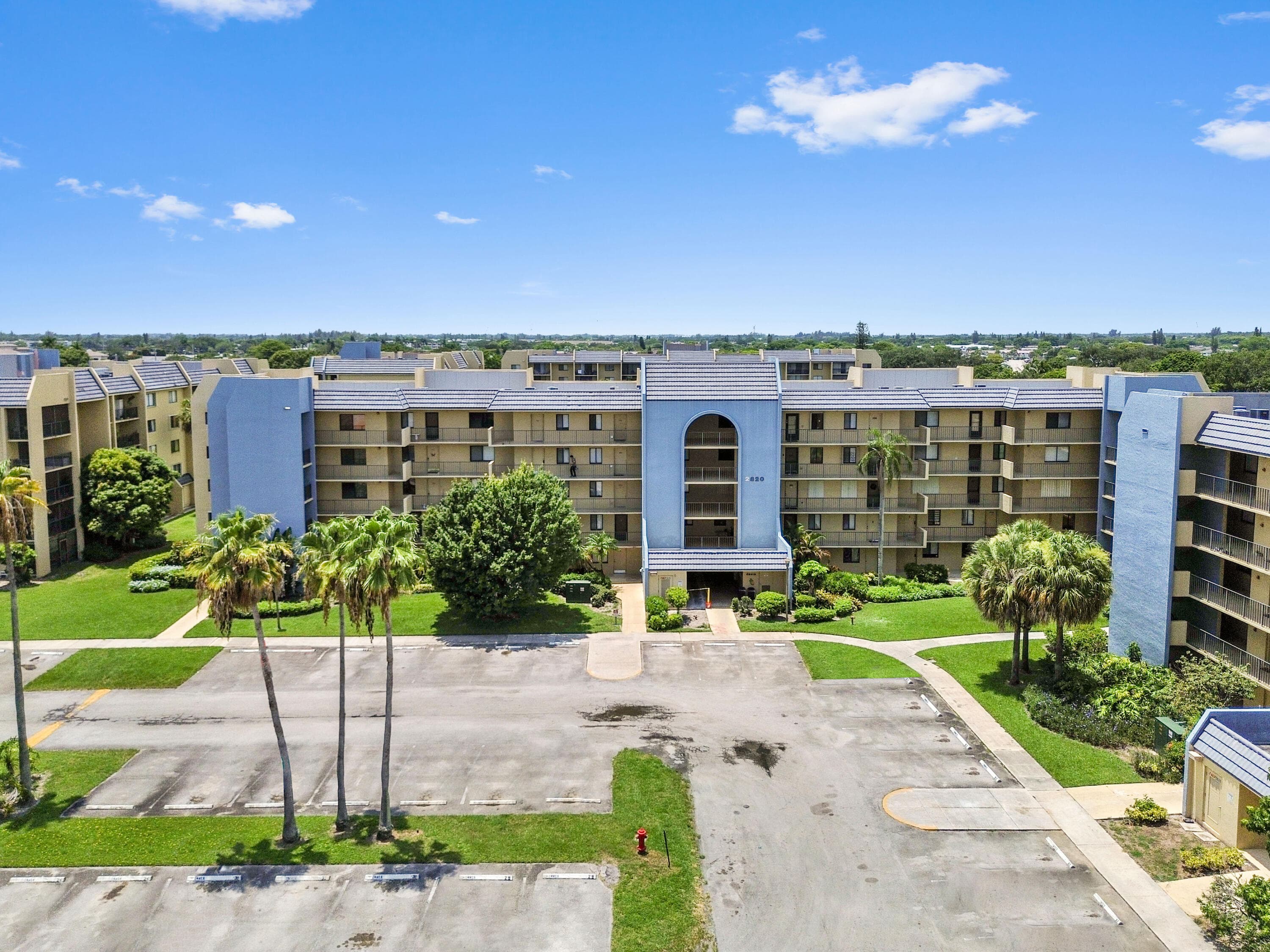 2820 Tennis Club Drive #401