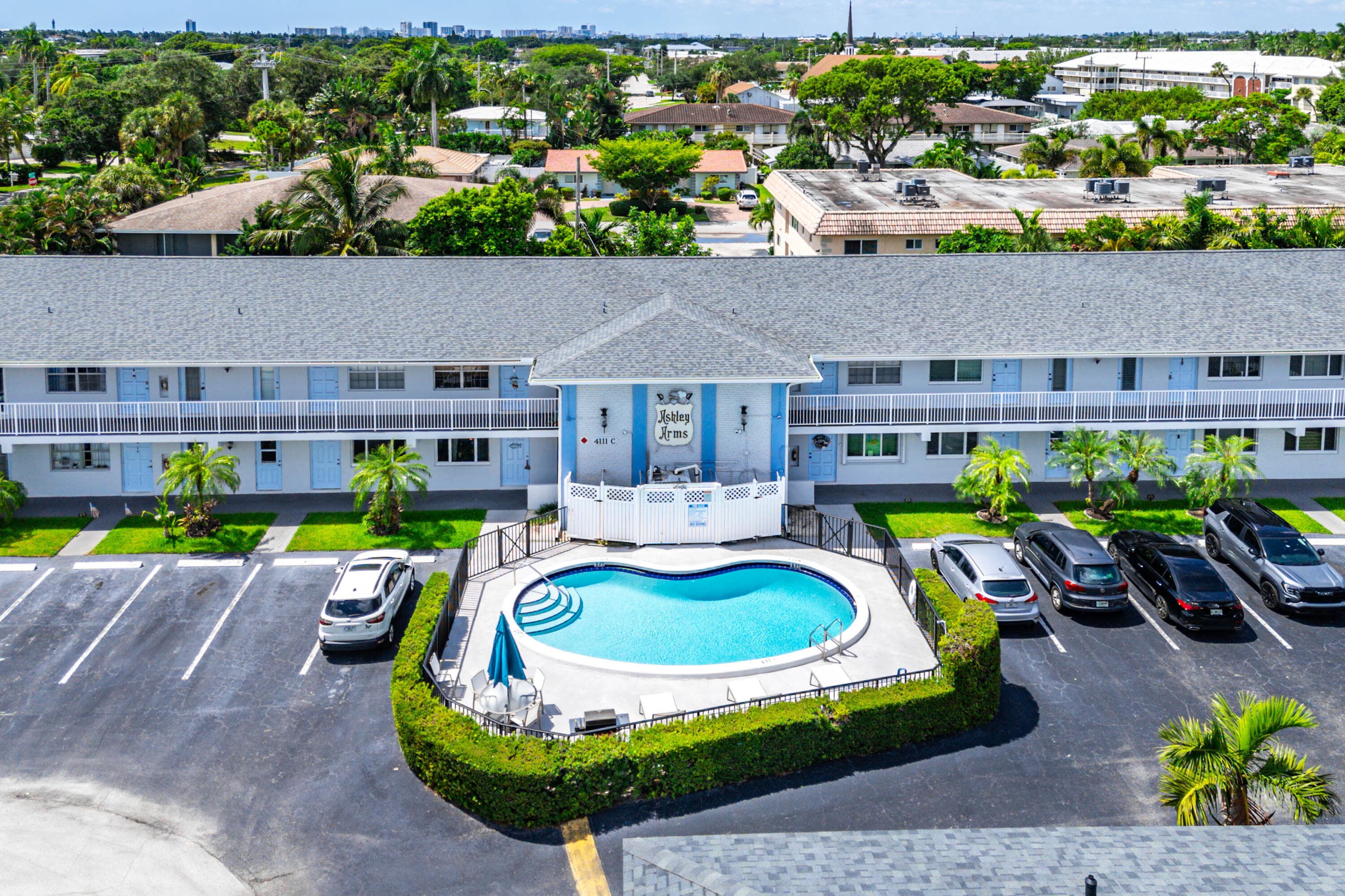 4111 NE 21st Way #204