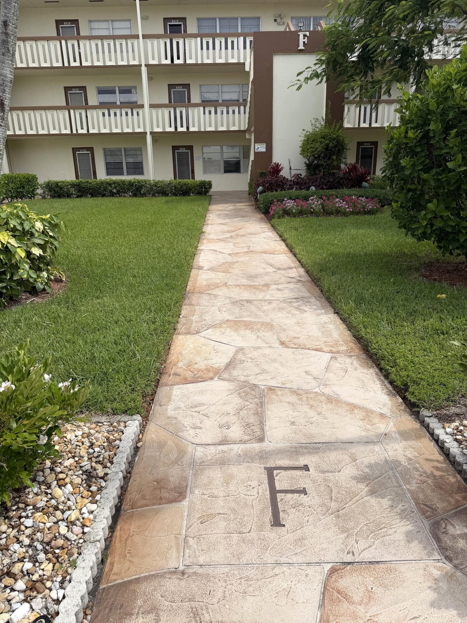 229 Mansfield F