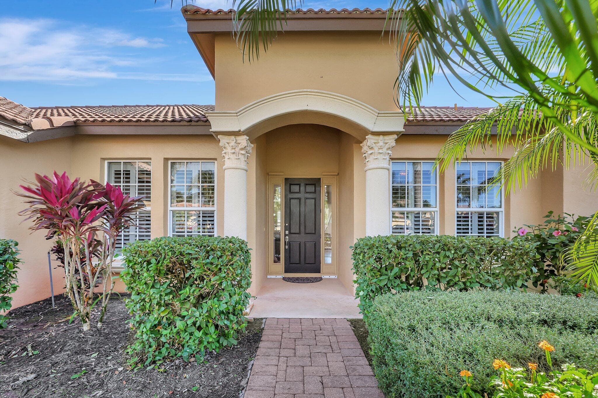 827 SW GRAND RESERVES Boulevard