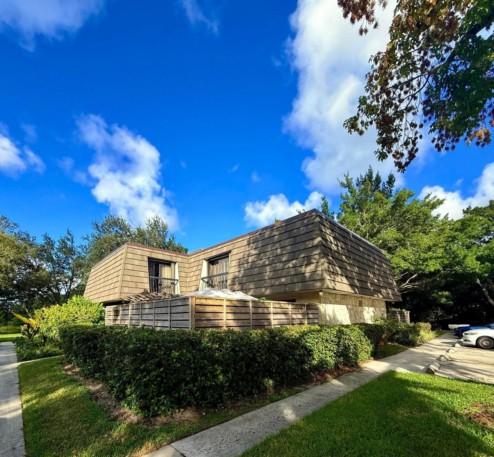 903 9TH Terrace