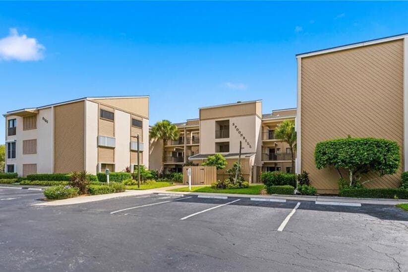 6165 S MIRROR LAKE Drive #106