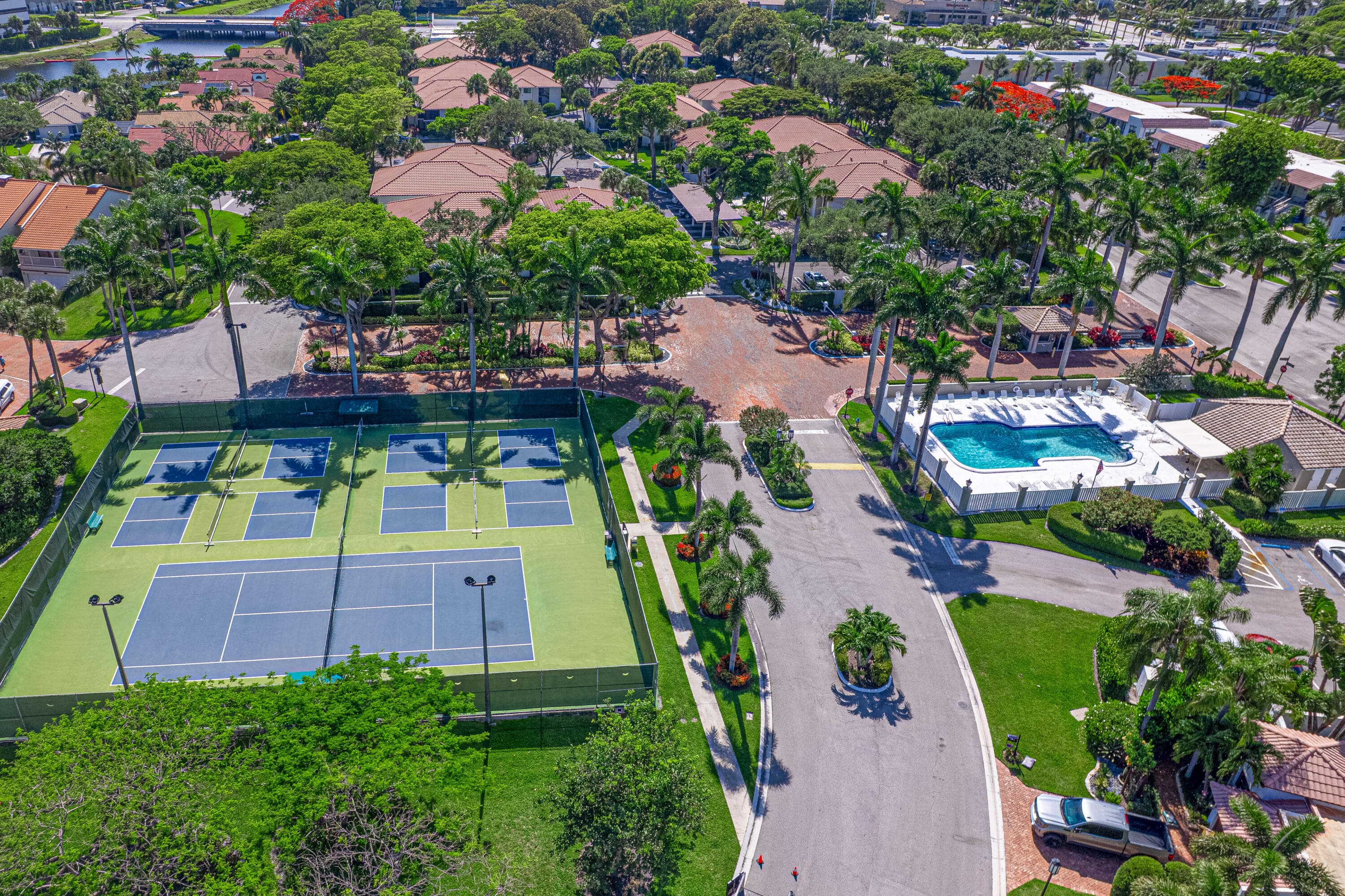 65 PELICAN POINTE Drive #2030