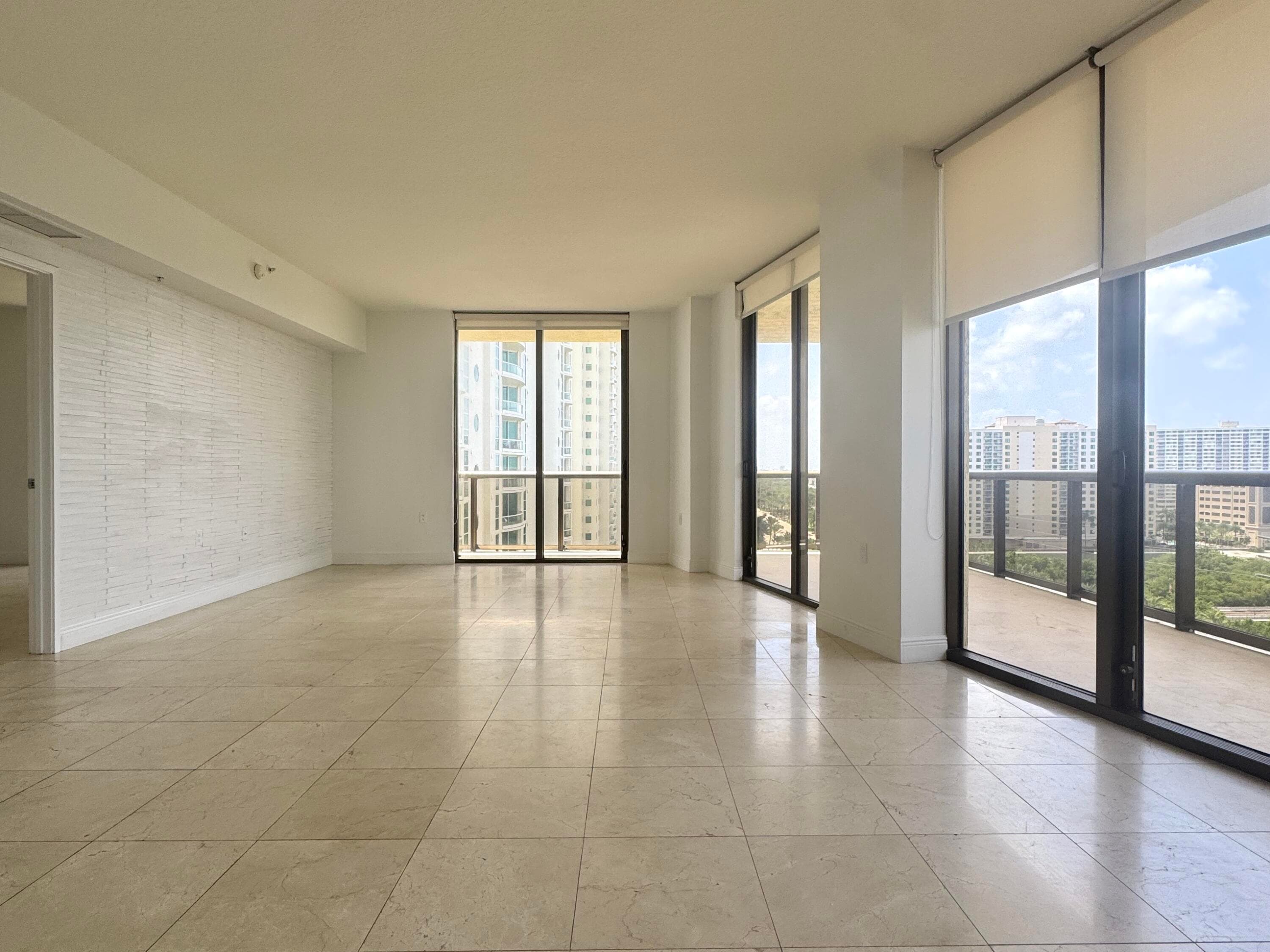 16275 Collins Avenue #1004