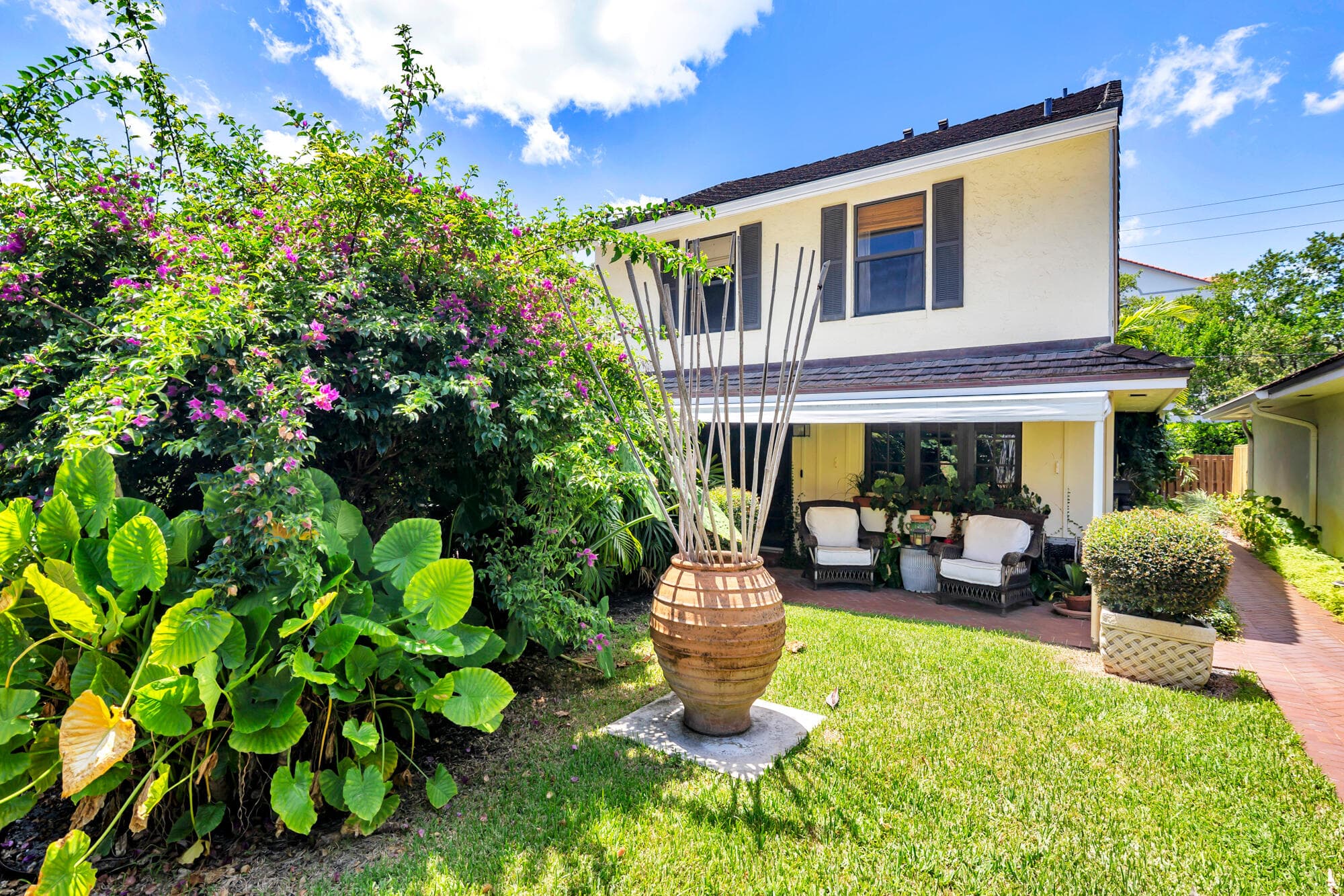 11290 Glen Oaks Court