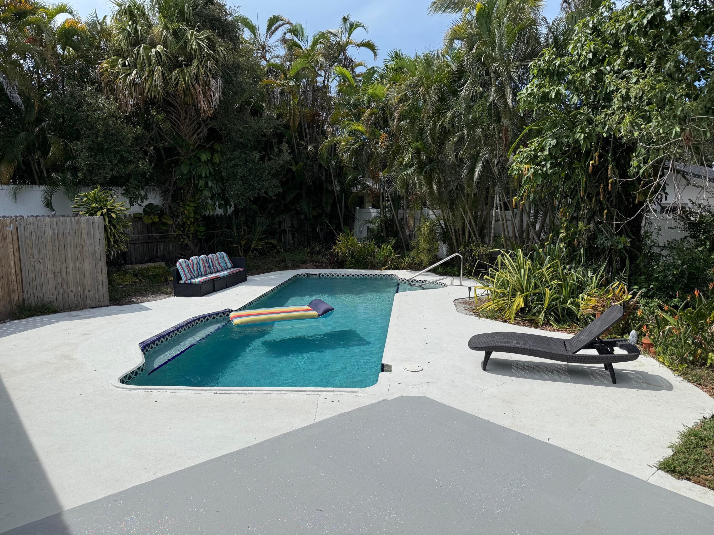 2415 Laurel Lane