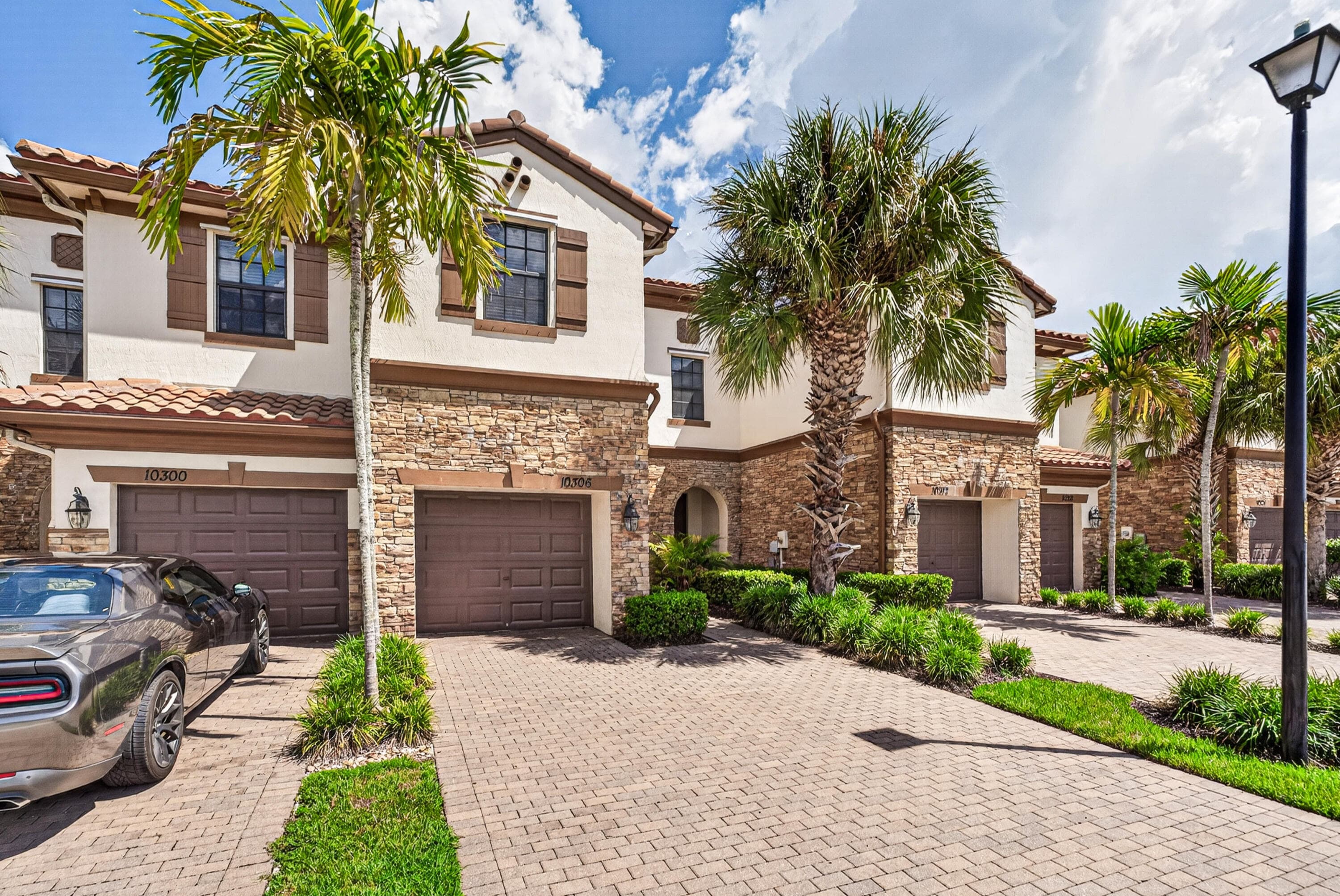 10306 WELLINGTON PARC Drive