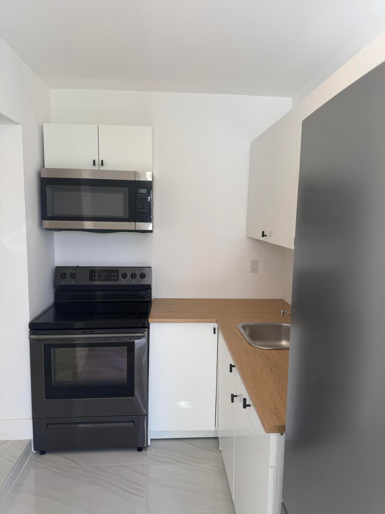 8211 BISCAYNE Boulevard #3