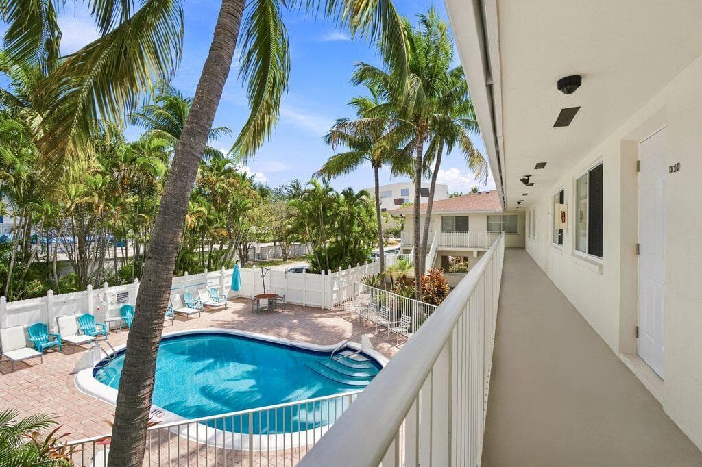 1872 NE 46TH Street #D10