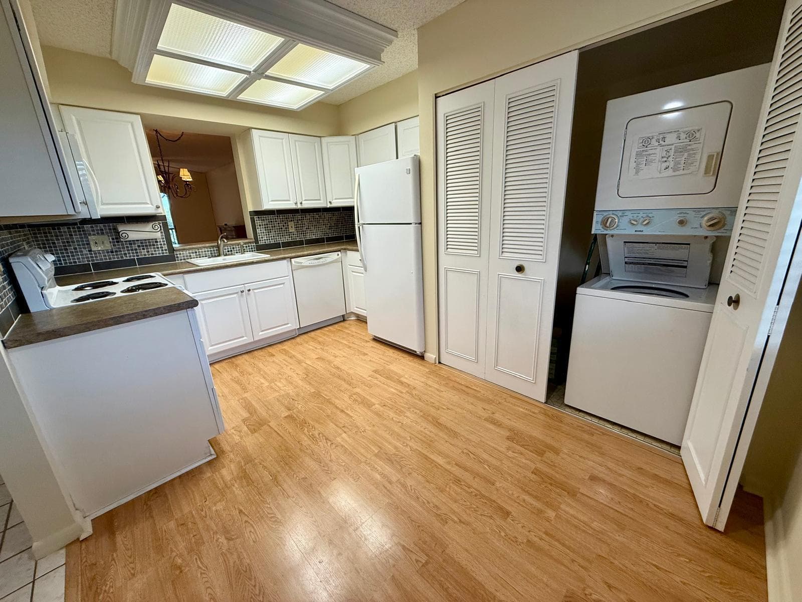 2212 S CYPRESS BEND Drive #303