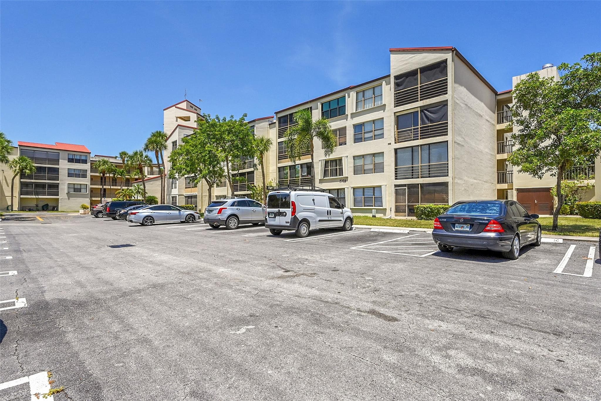 2304 S CYPRESS BEND Drive #512