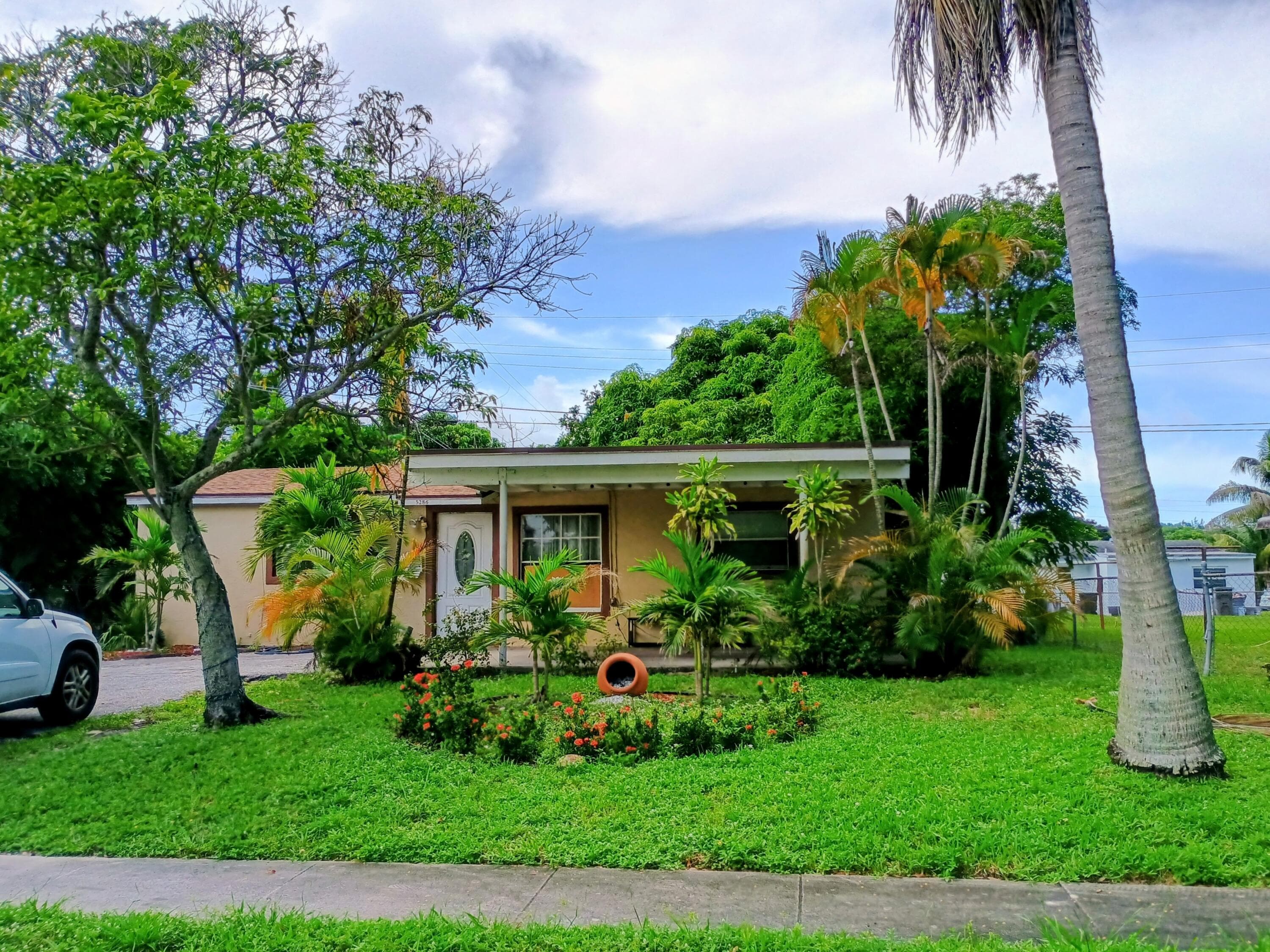 5286 EADIE Place