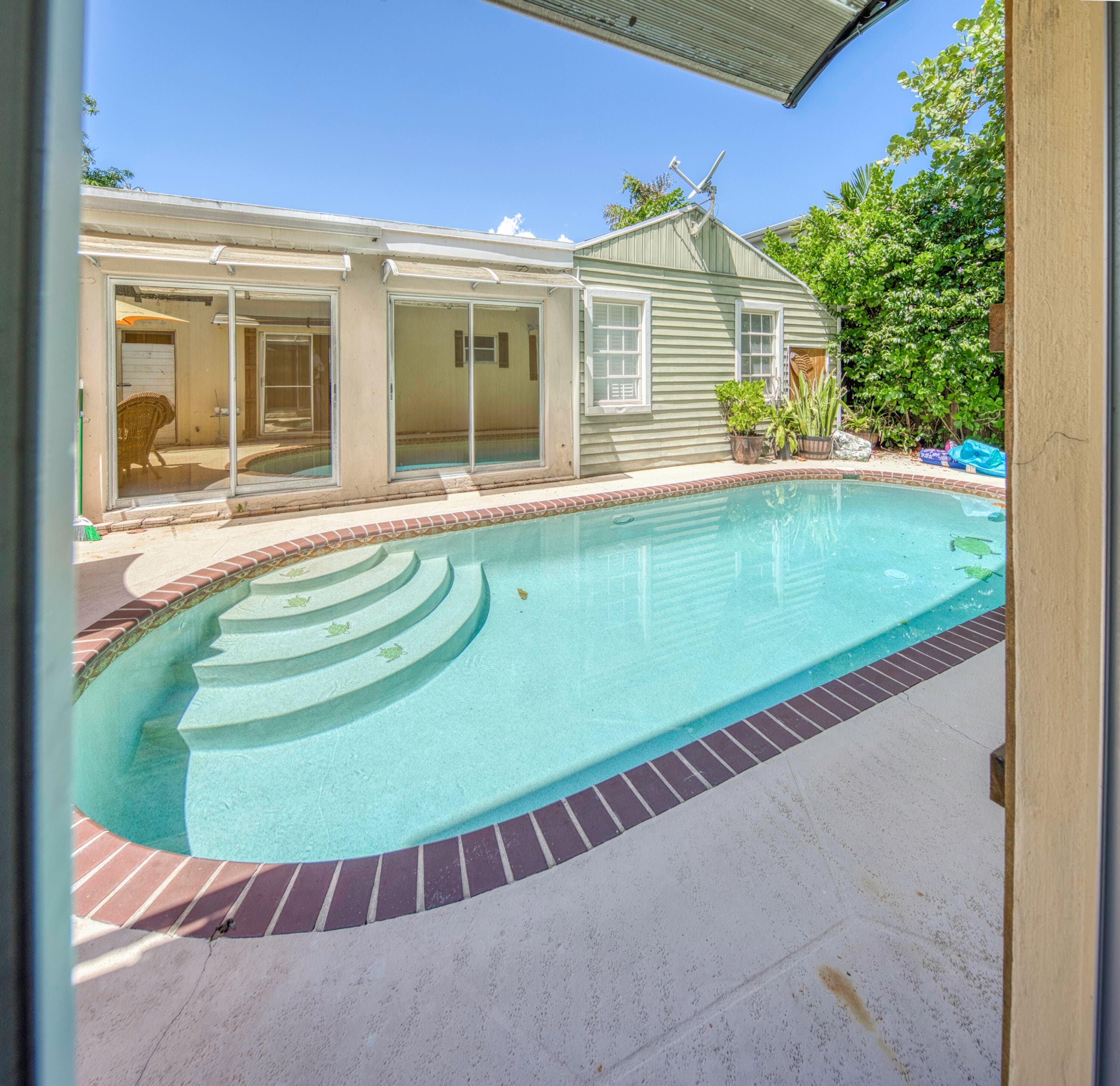 216 S OCEAN BREEZE #1 DN