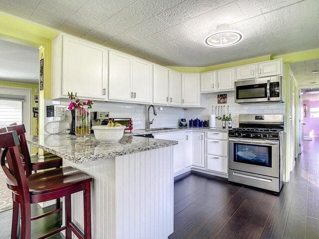 4215 MEADOW VIEW Drive