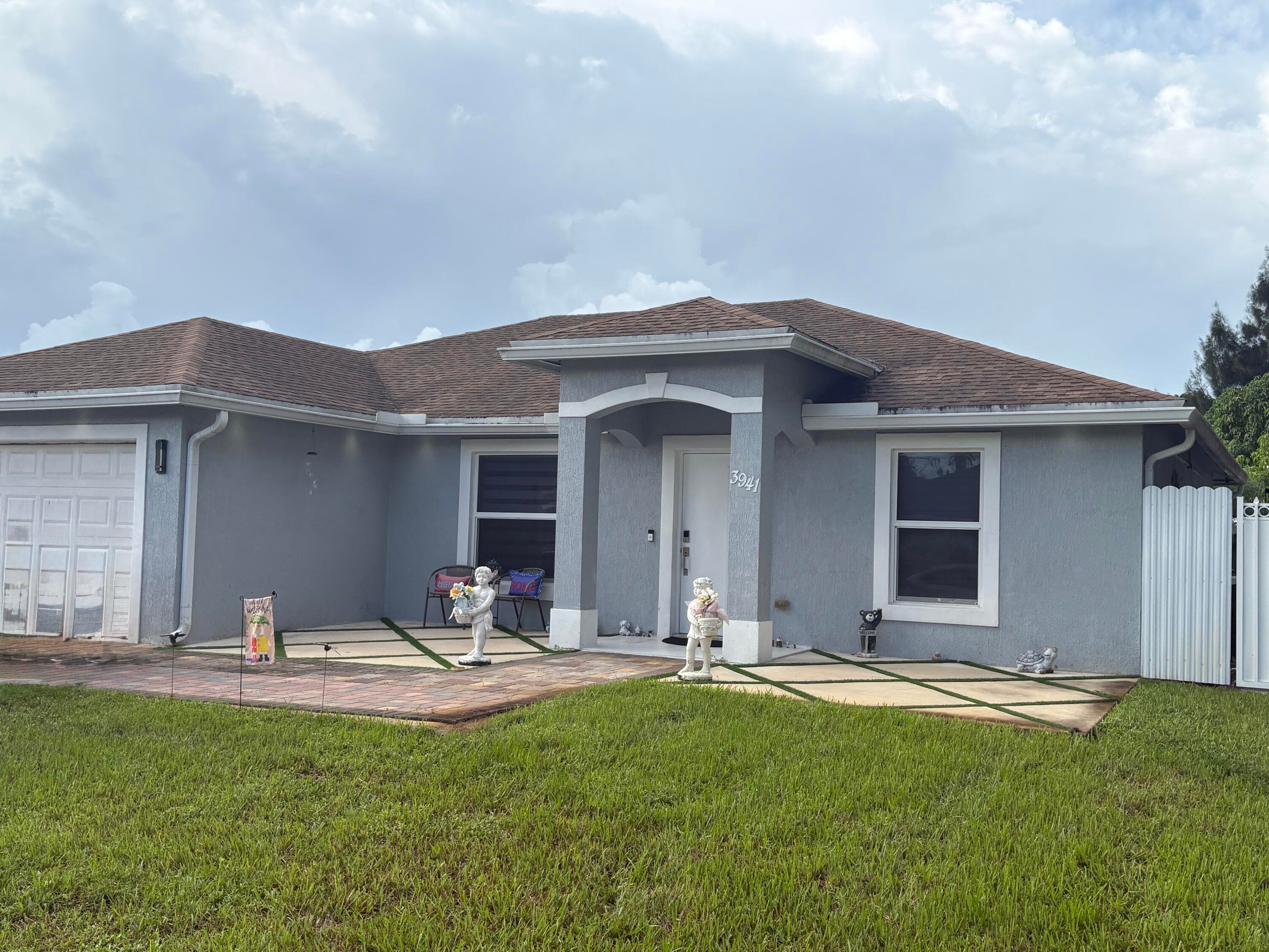 3941 TROPICAL Way