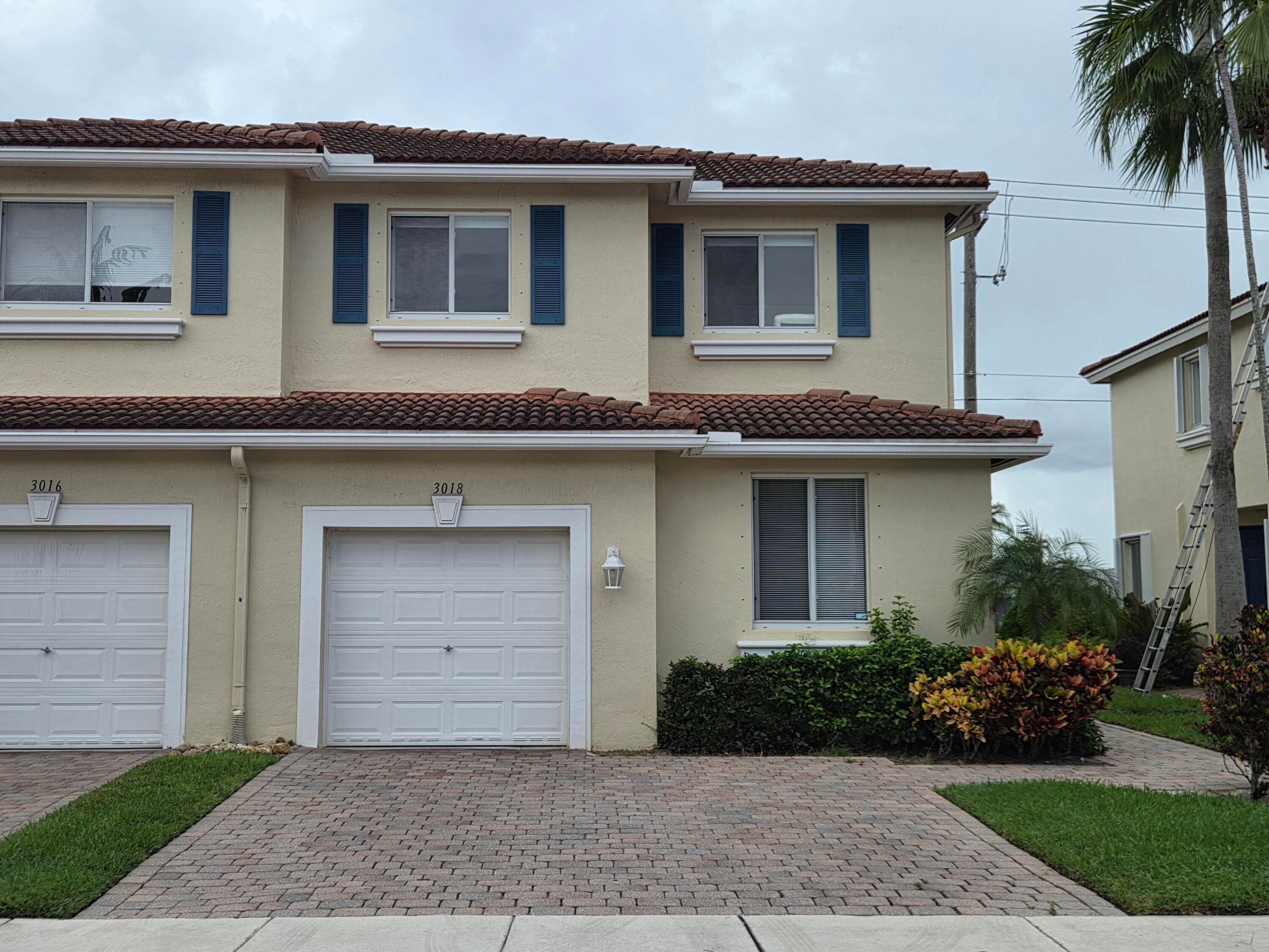 3018 N EVERGREEN Circle