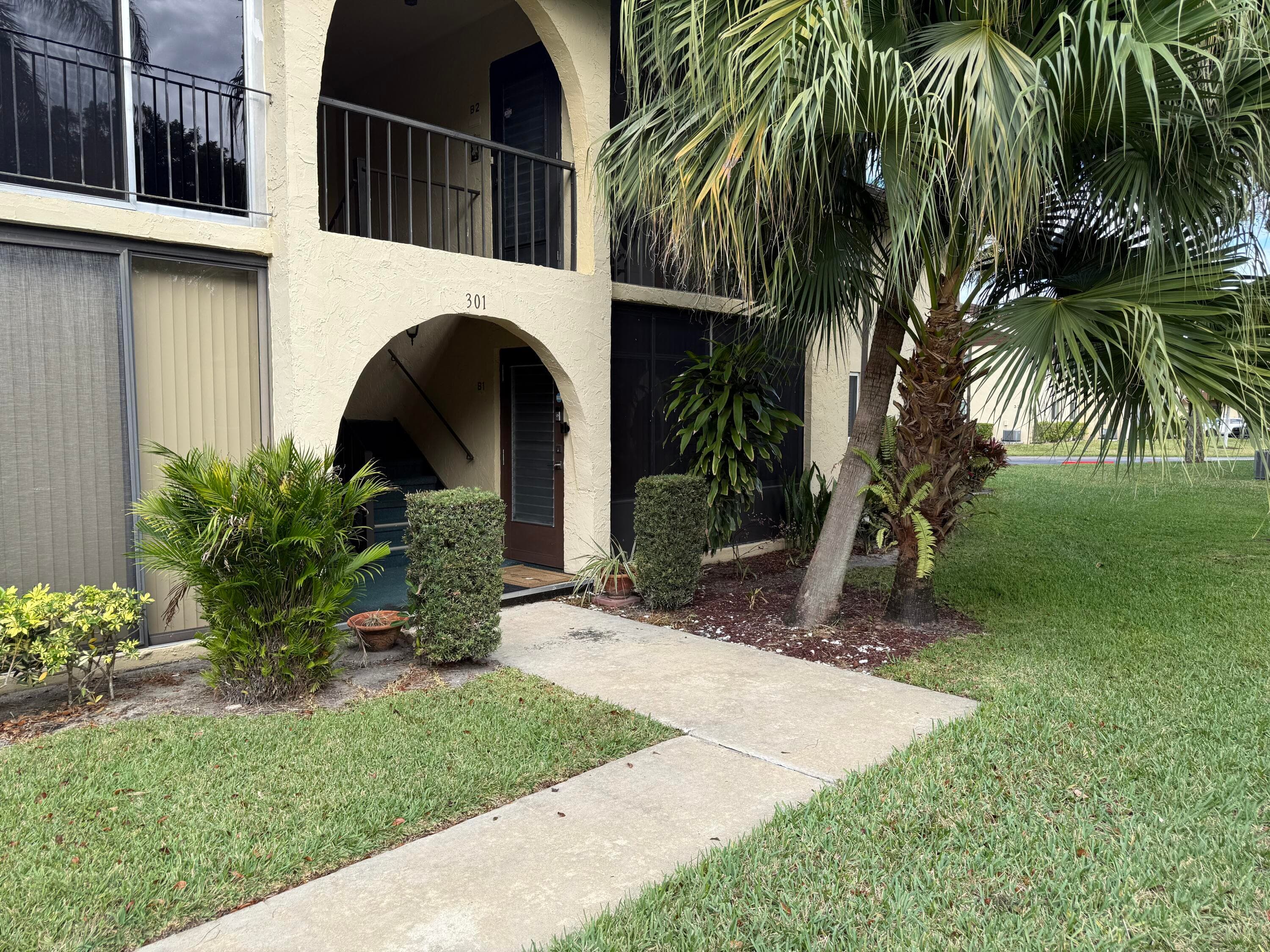 301 PINE RIDGE Circle #B-1