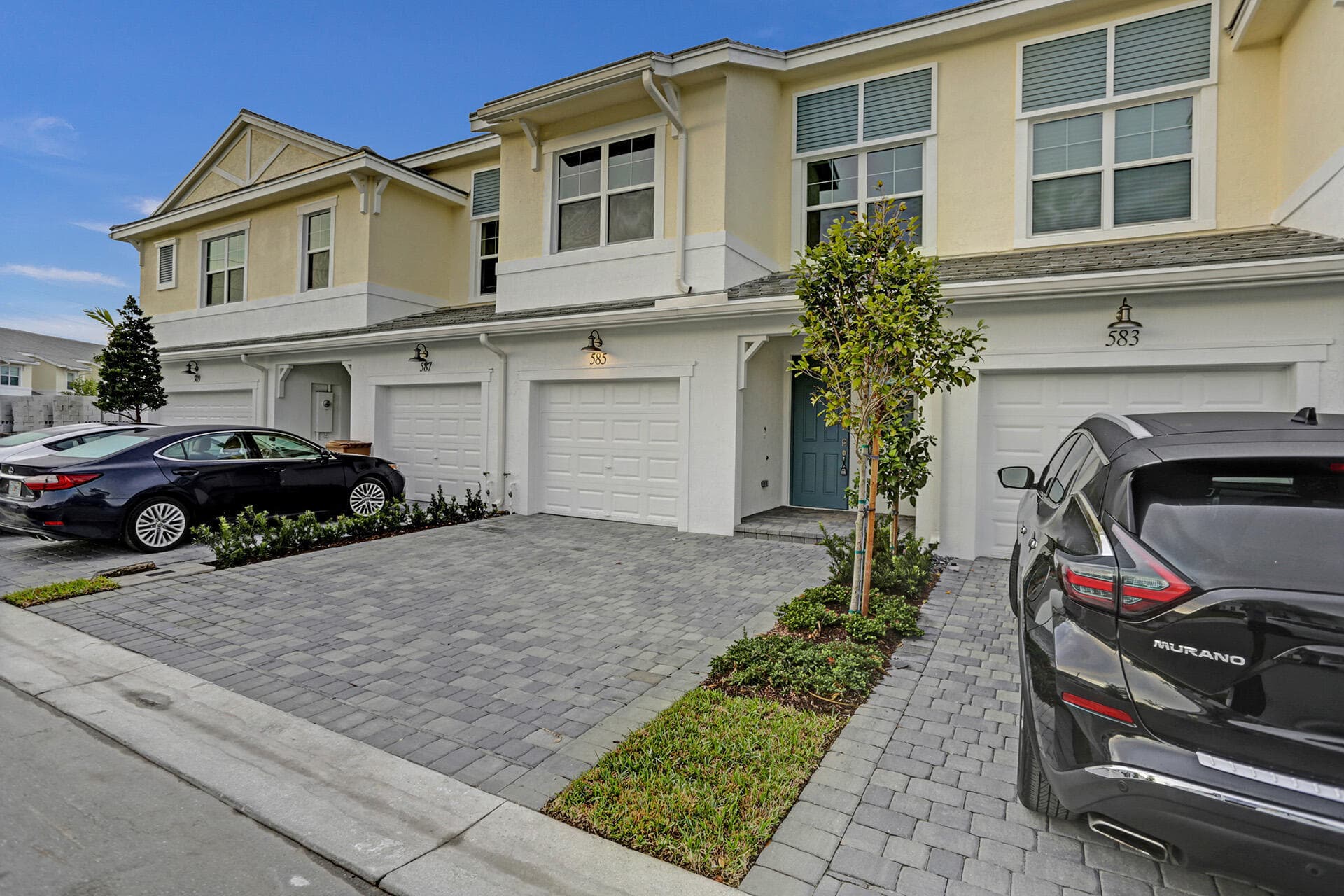 585 SANDERLING Circle