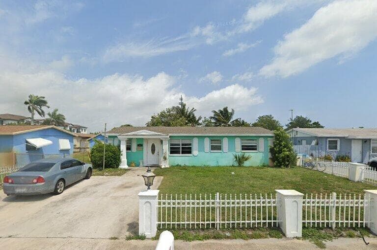 207 NE 6th Avenue