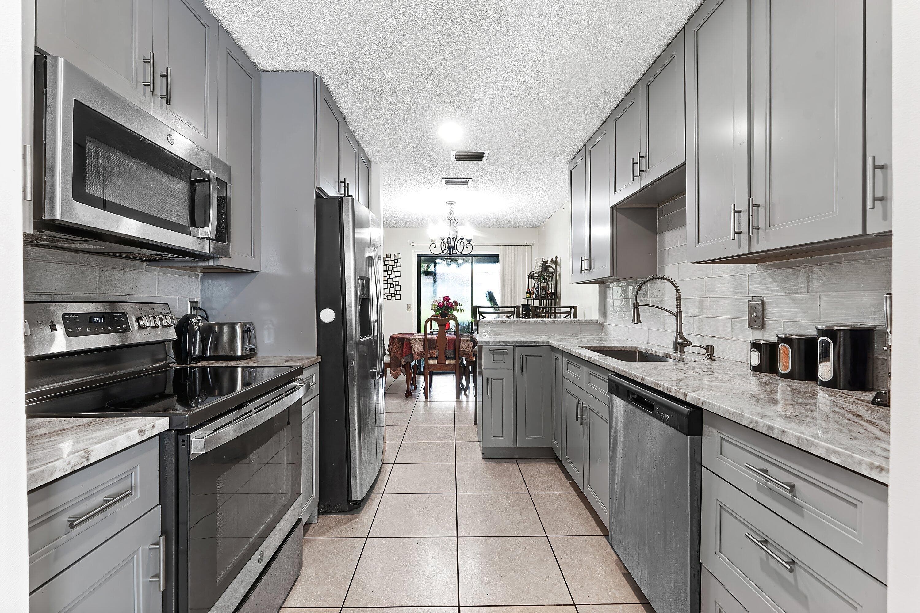 1595 Woodbridge Lakes Circle