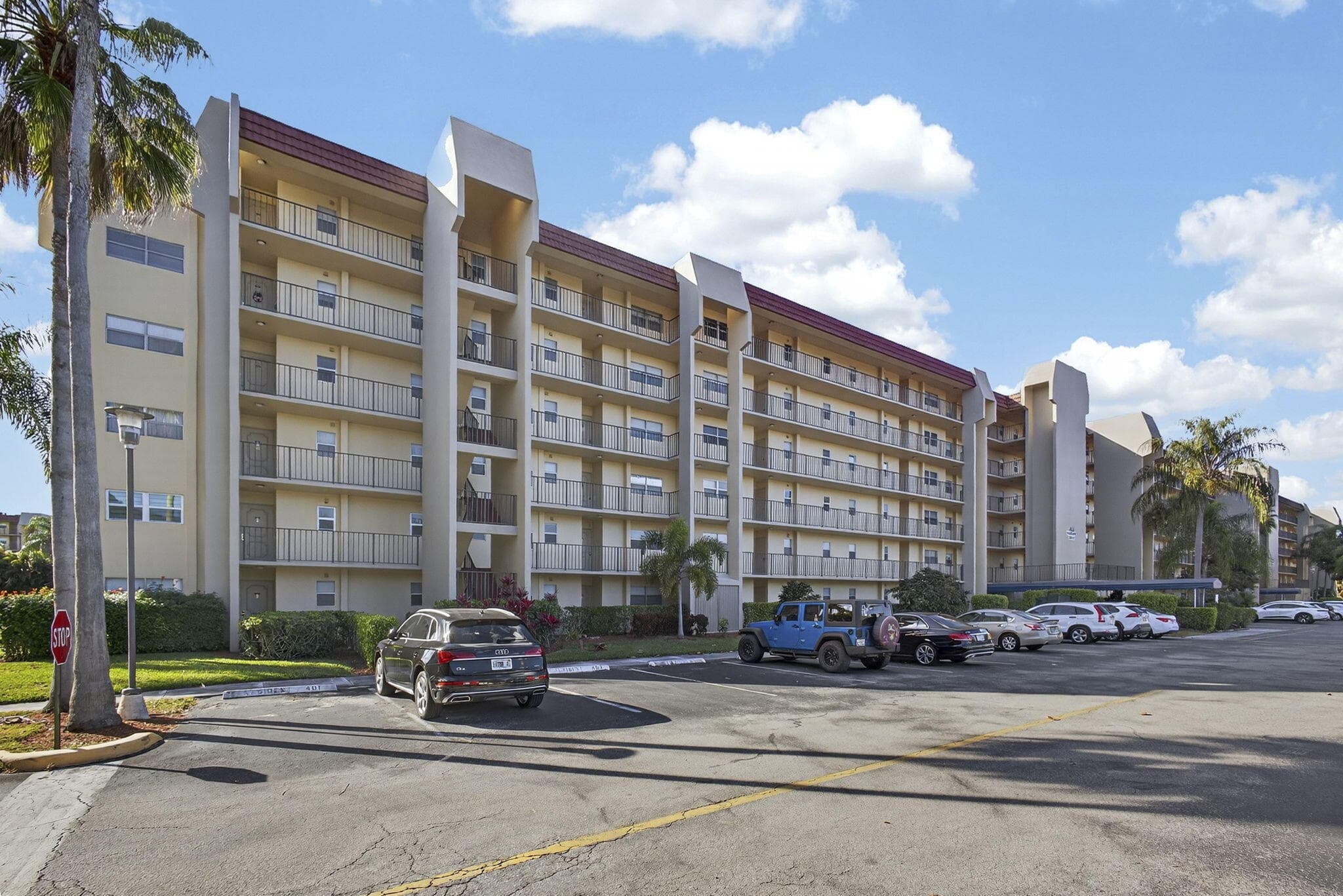 3590 Via Poinciana #202