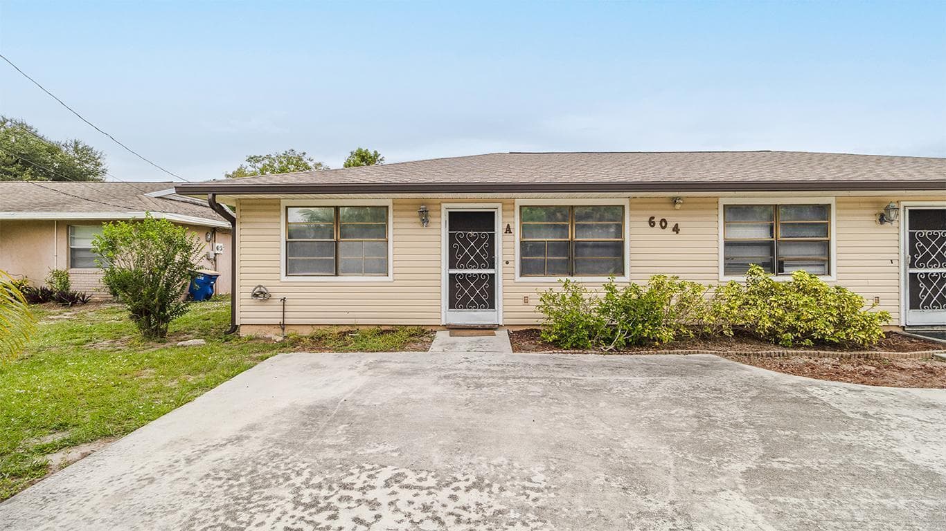 604 ROSELYN Avenue #A