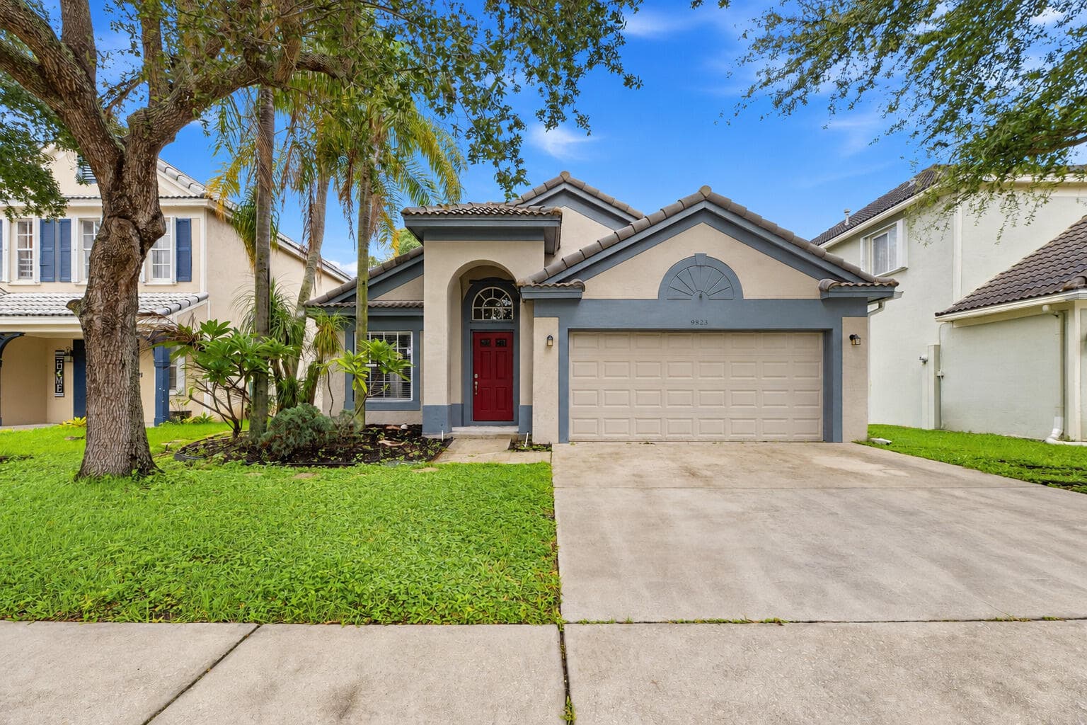 9823 N Grand Duke Circle