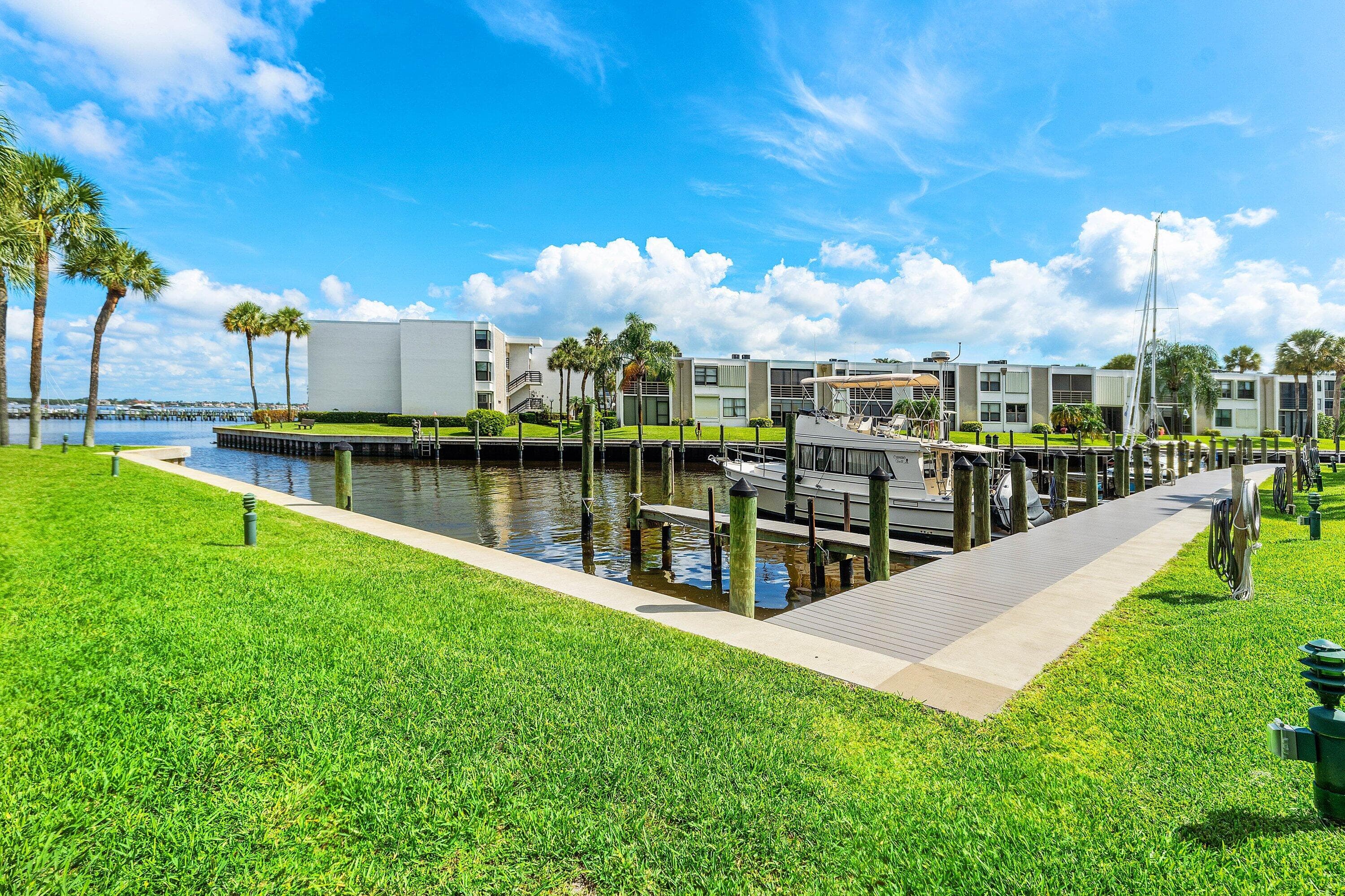 1950 SW Palm City Road #14203