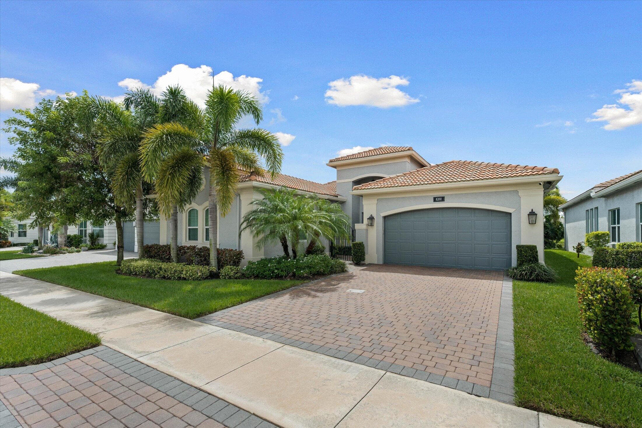 8200 MAJESTIC MOUNTAIN Drive