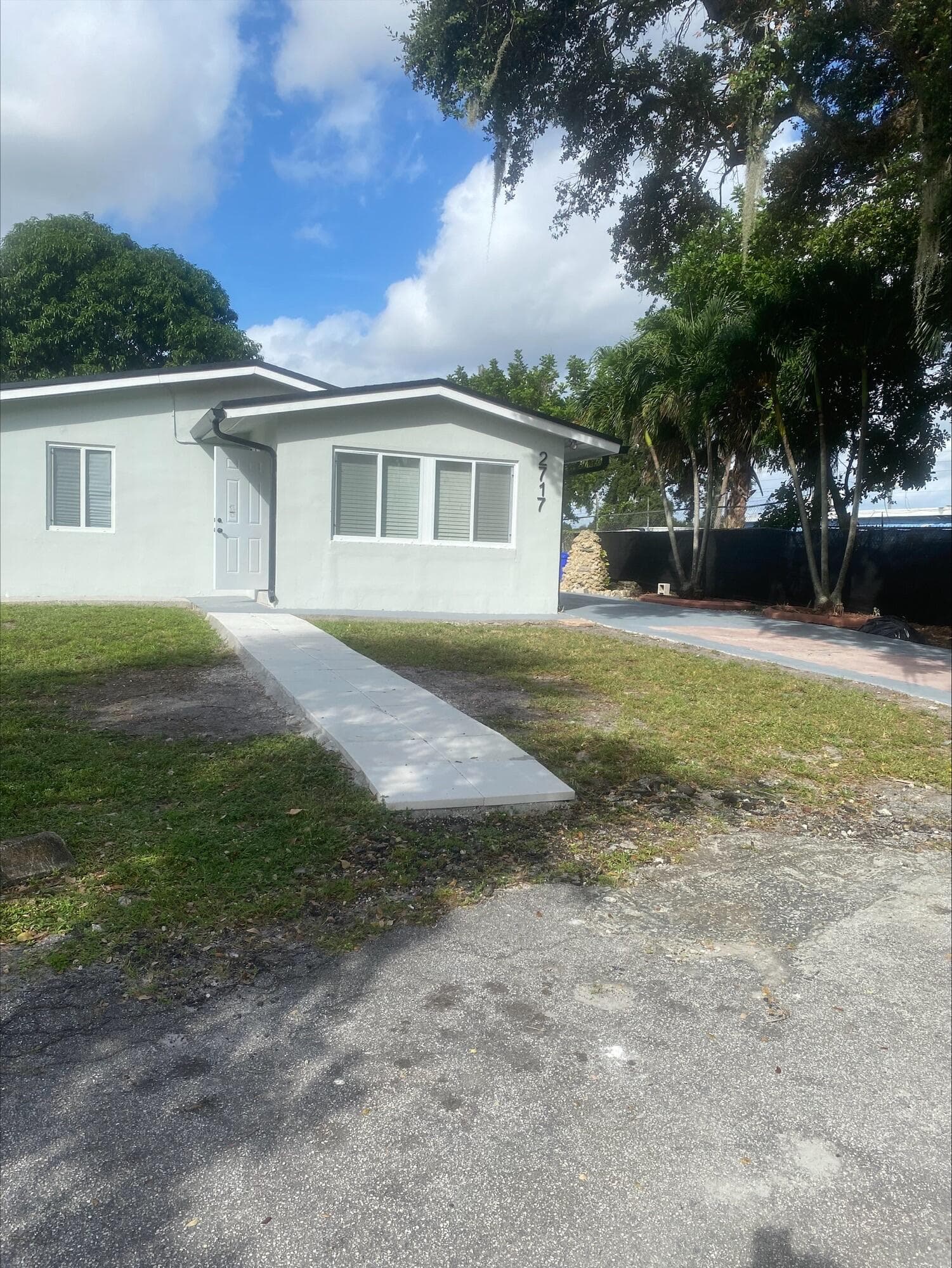2717 SW 9TH Street #A