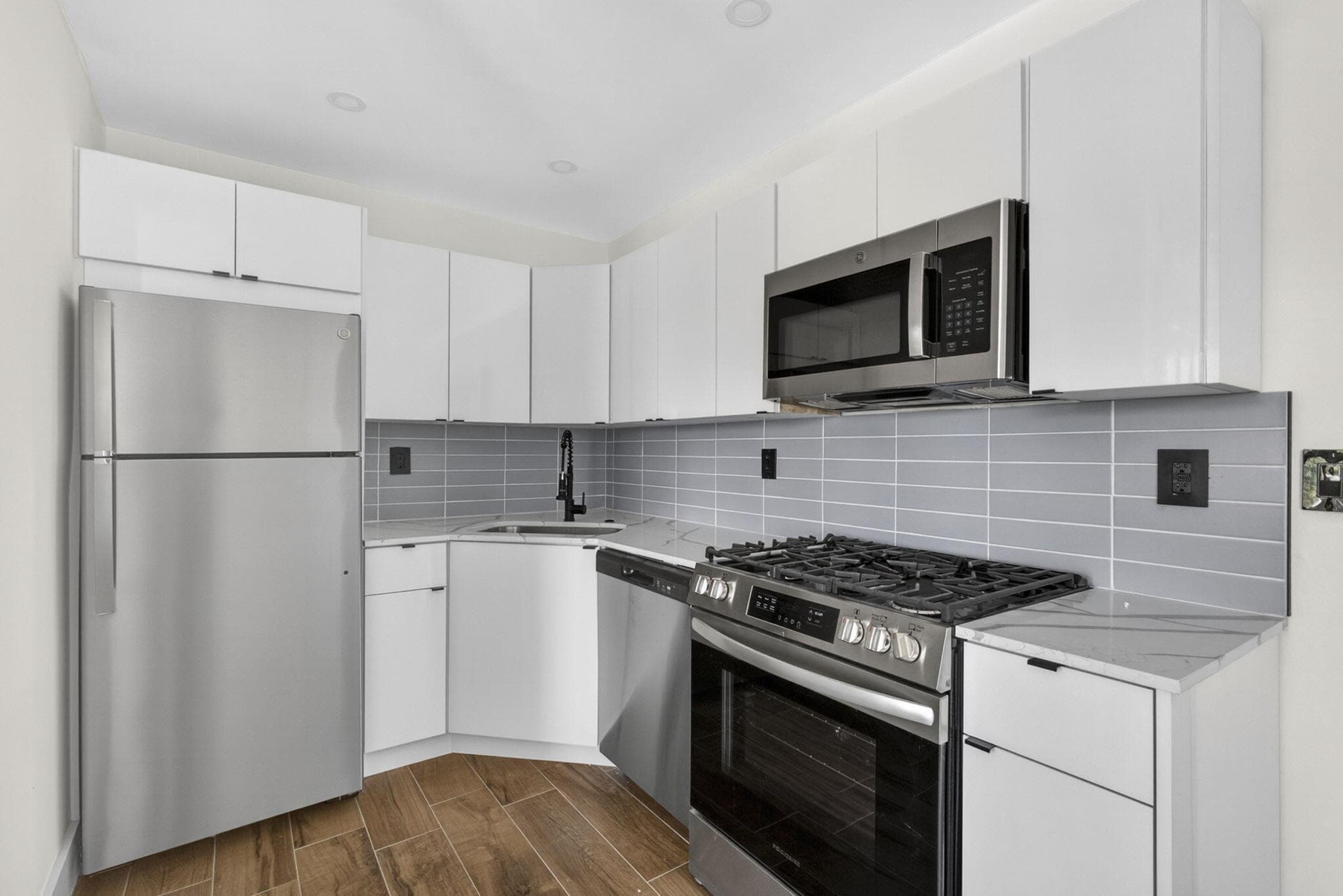 324 20th Street #16