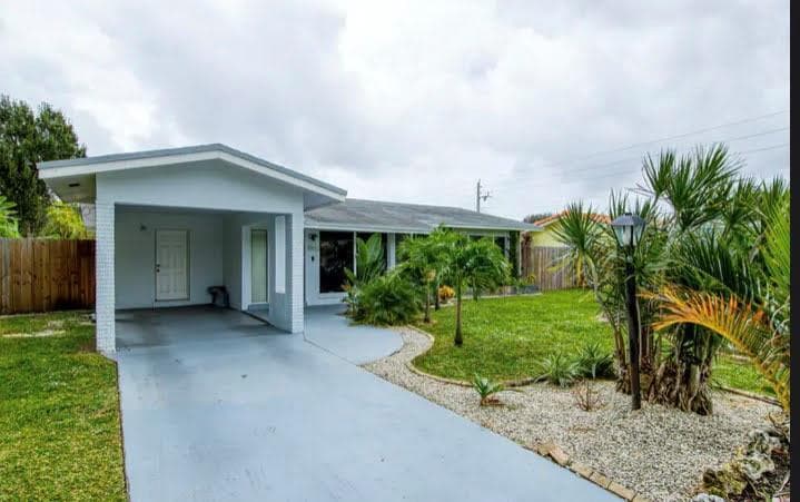 1905 N 45TH Avenue
