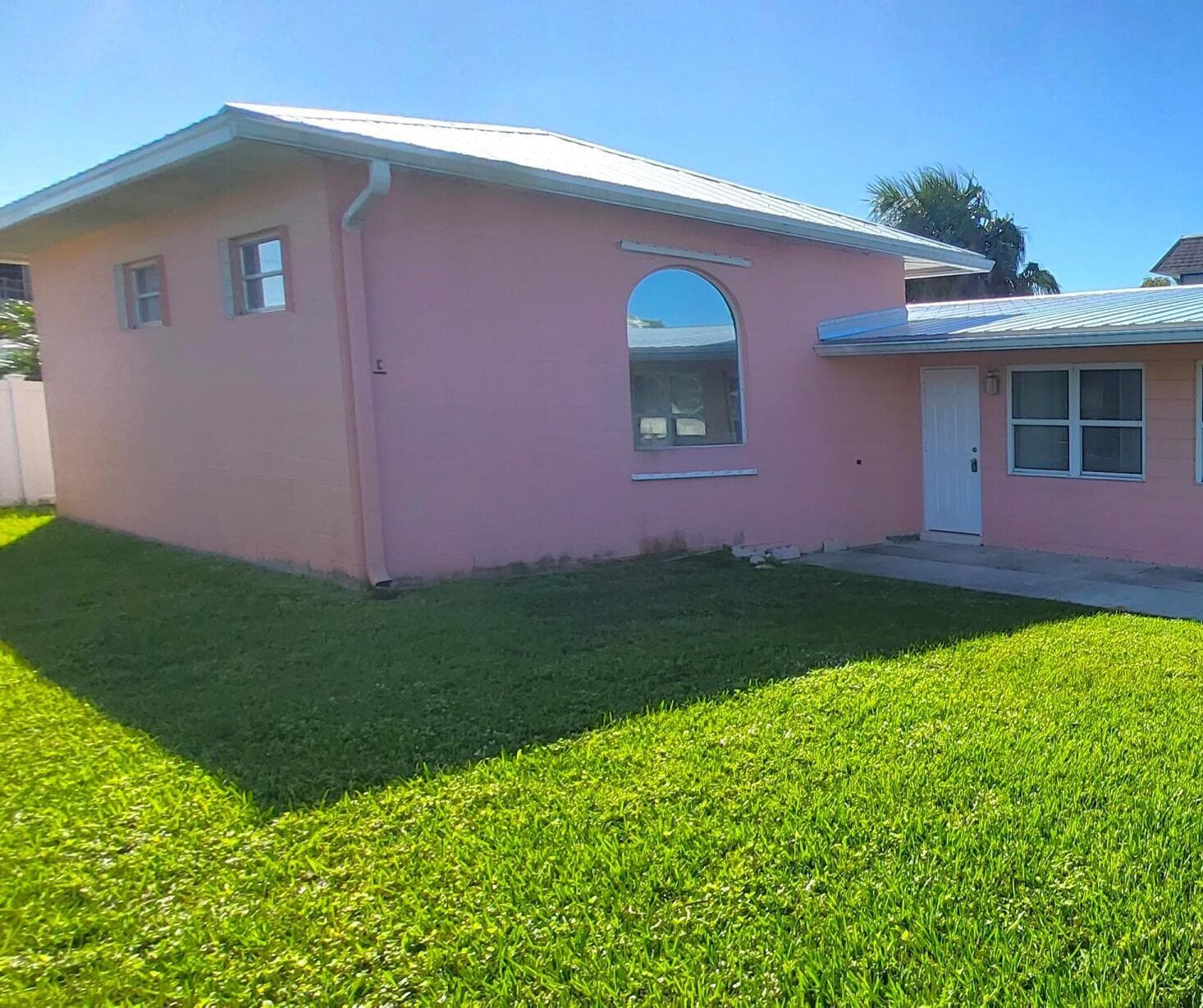 1169 Seaway Drive # B