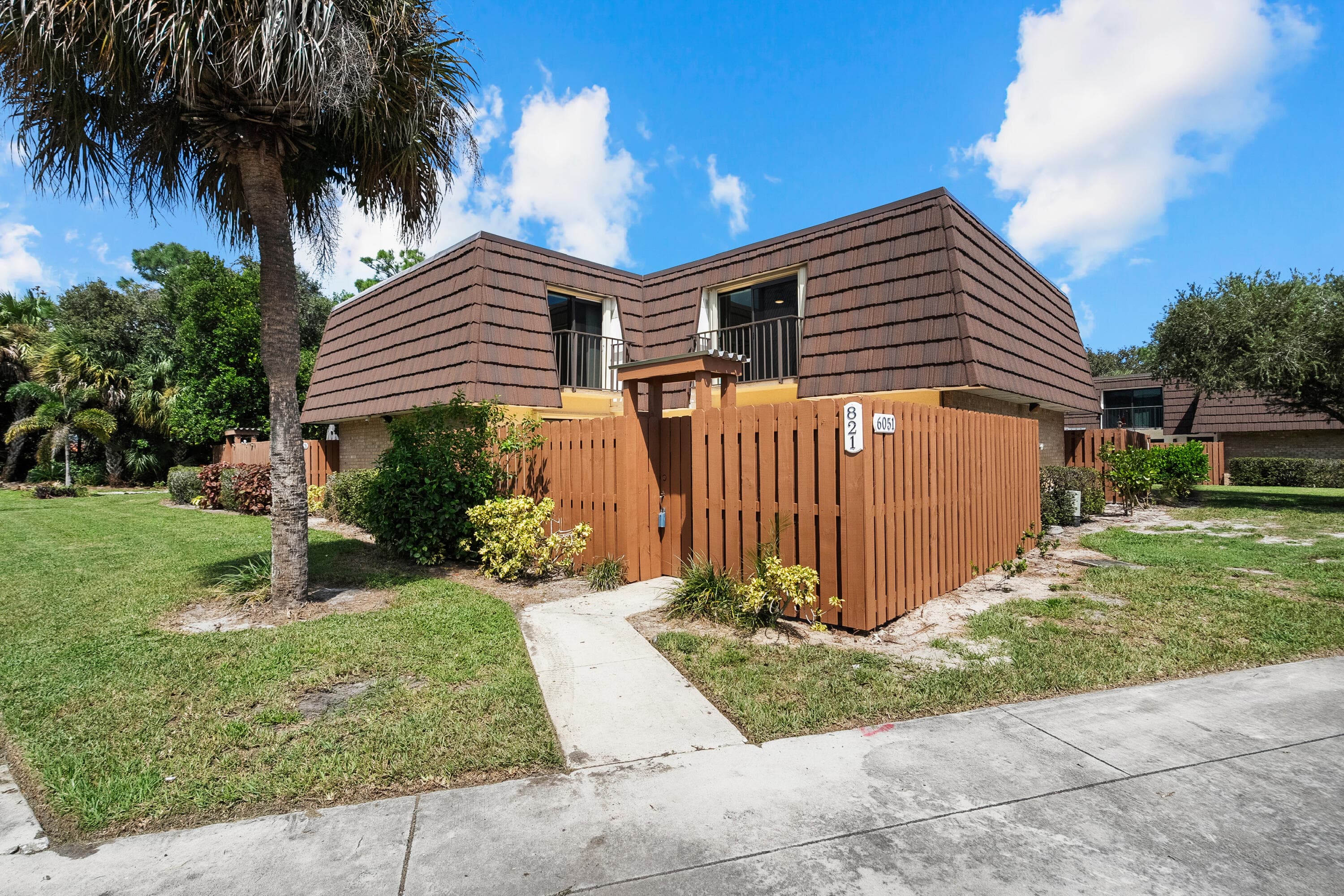 6051 SE RIVERBOAT Drive #821