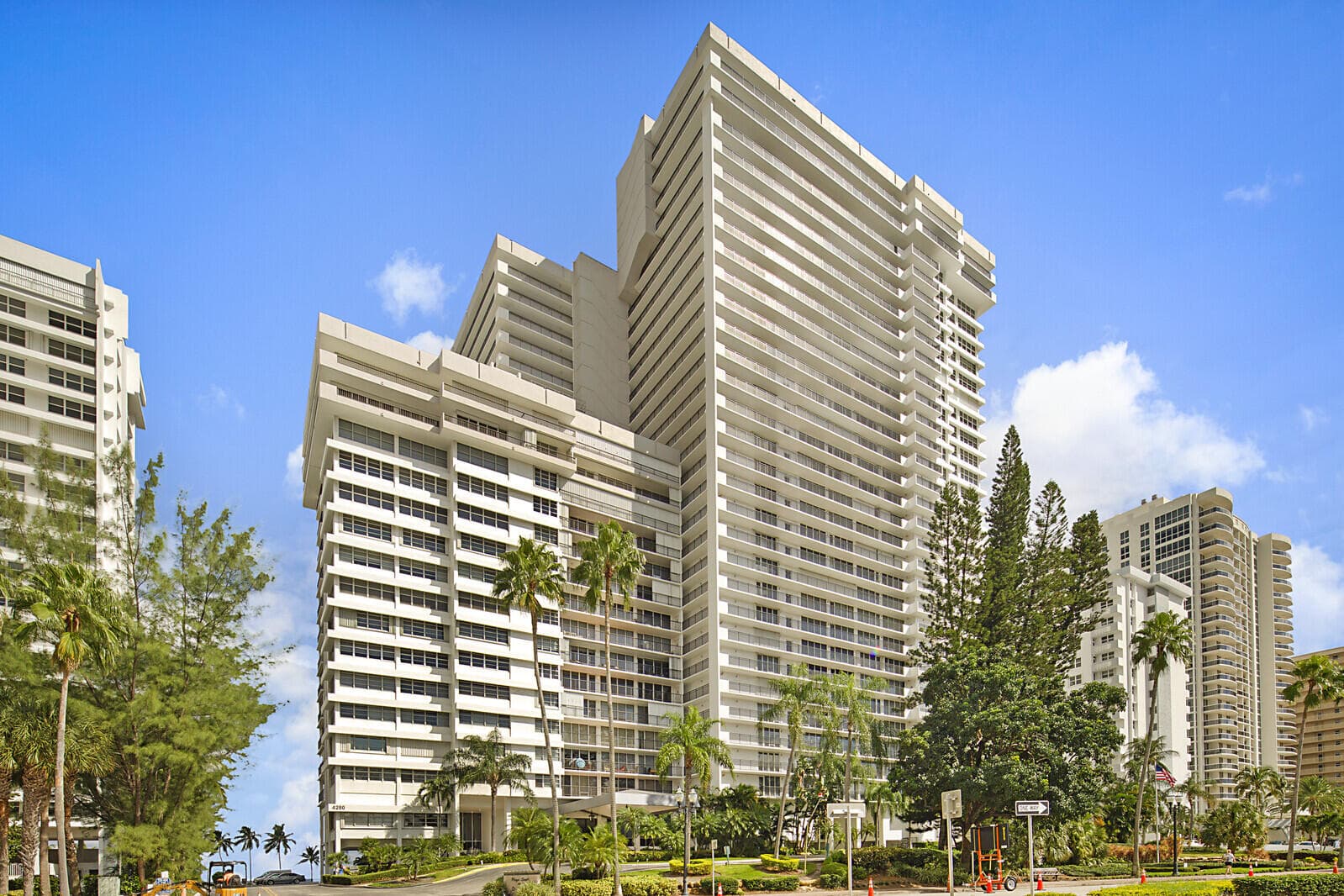 4280 GALT OCEAN Drive #15E