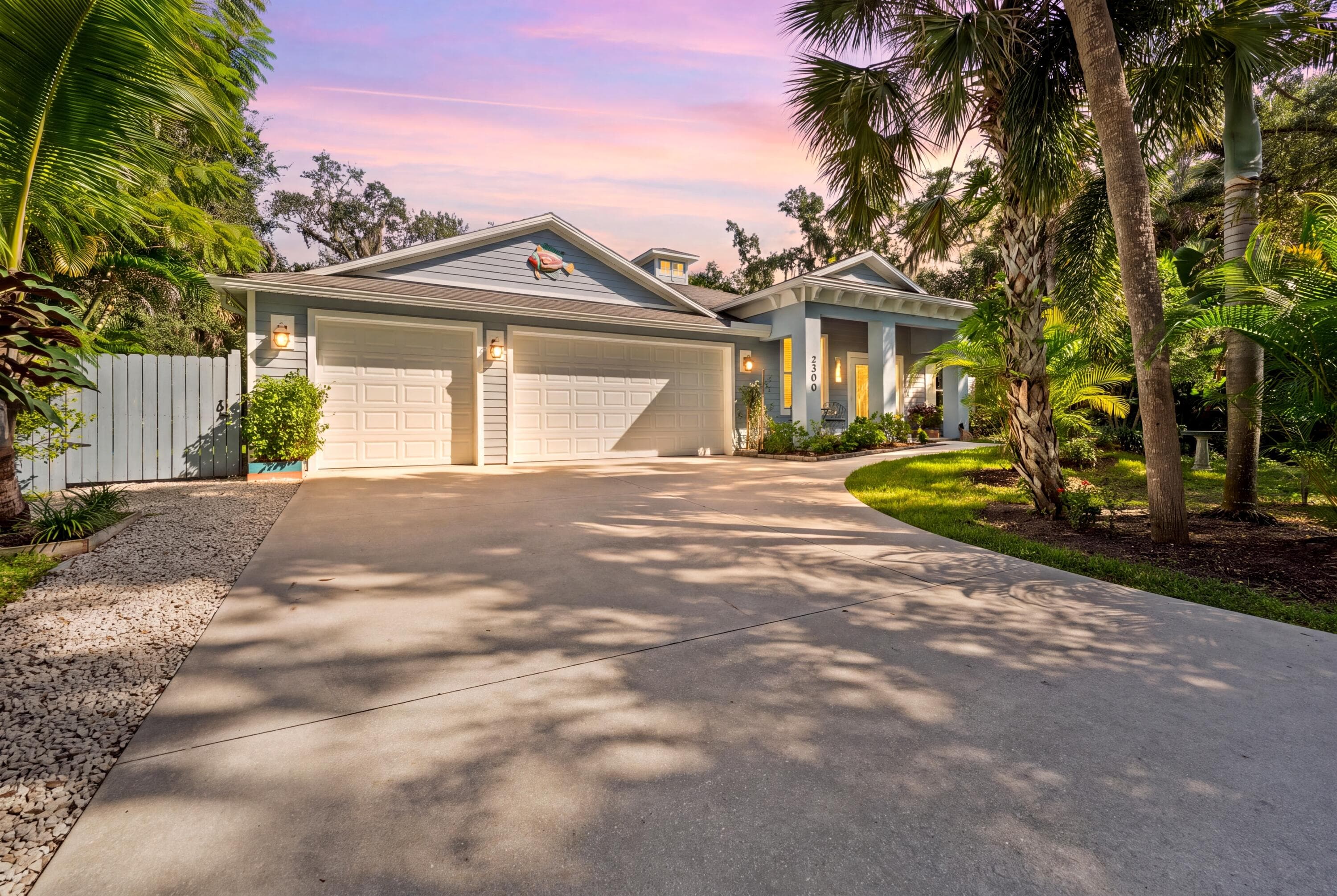 2300 CANOE CREEK Lane