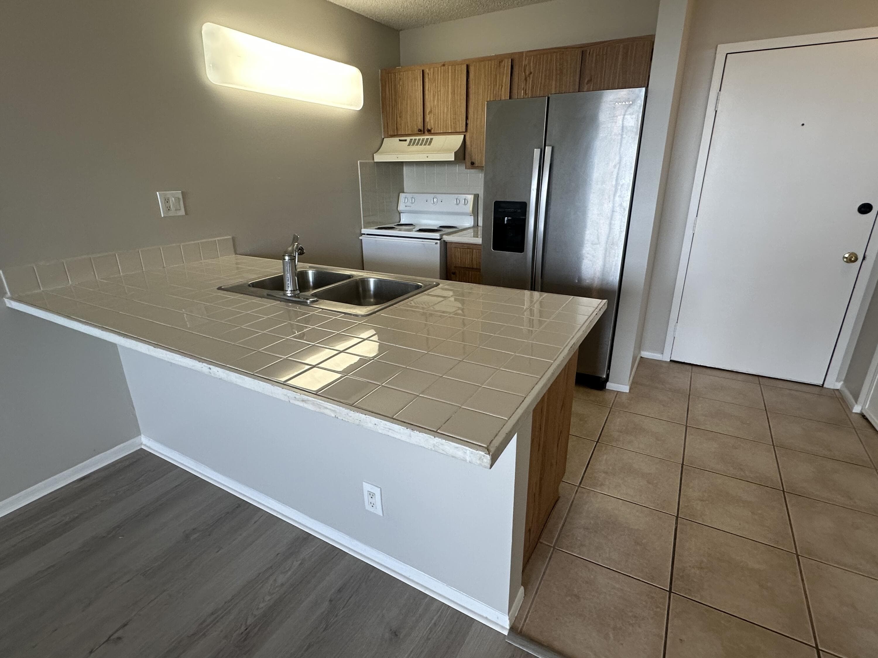 2501 RIVERSIDE Drive #517-A
