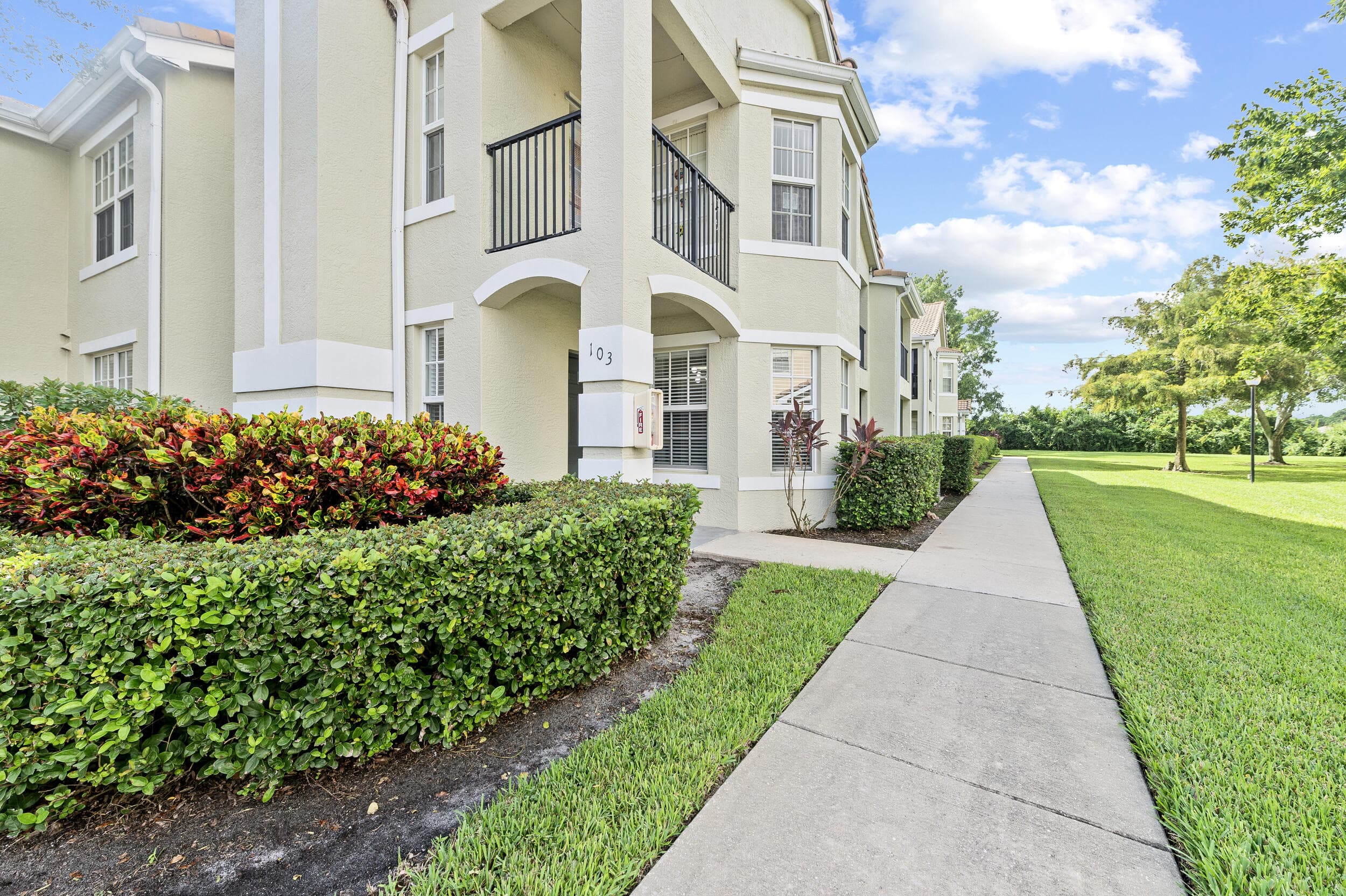 140 SW Peacock Boulevard #21-103